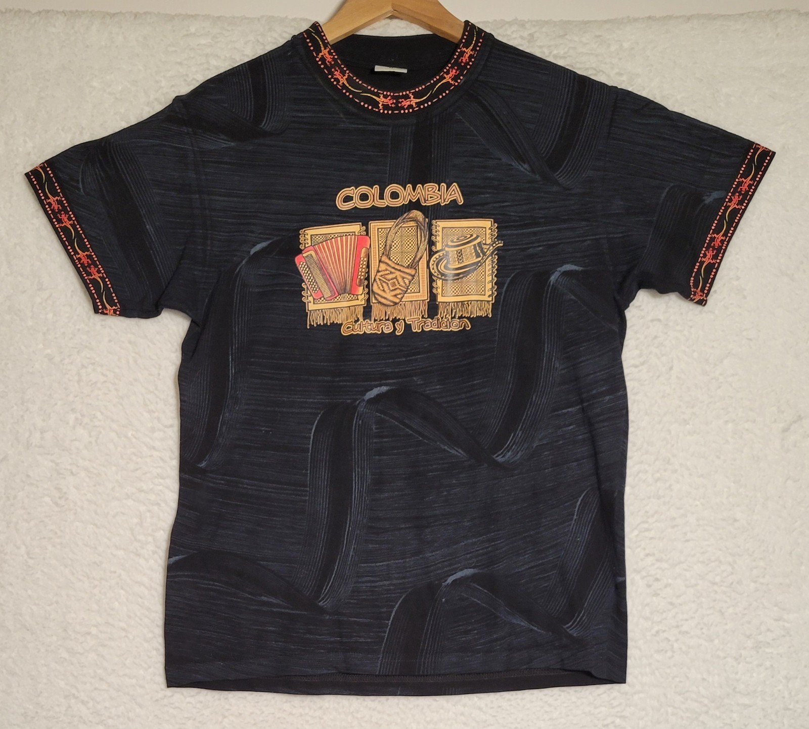 Colombia Shirt Sz M Ariari Sport Brand Black Short Sleeve Tribal Souvenir 0677