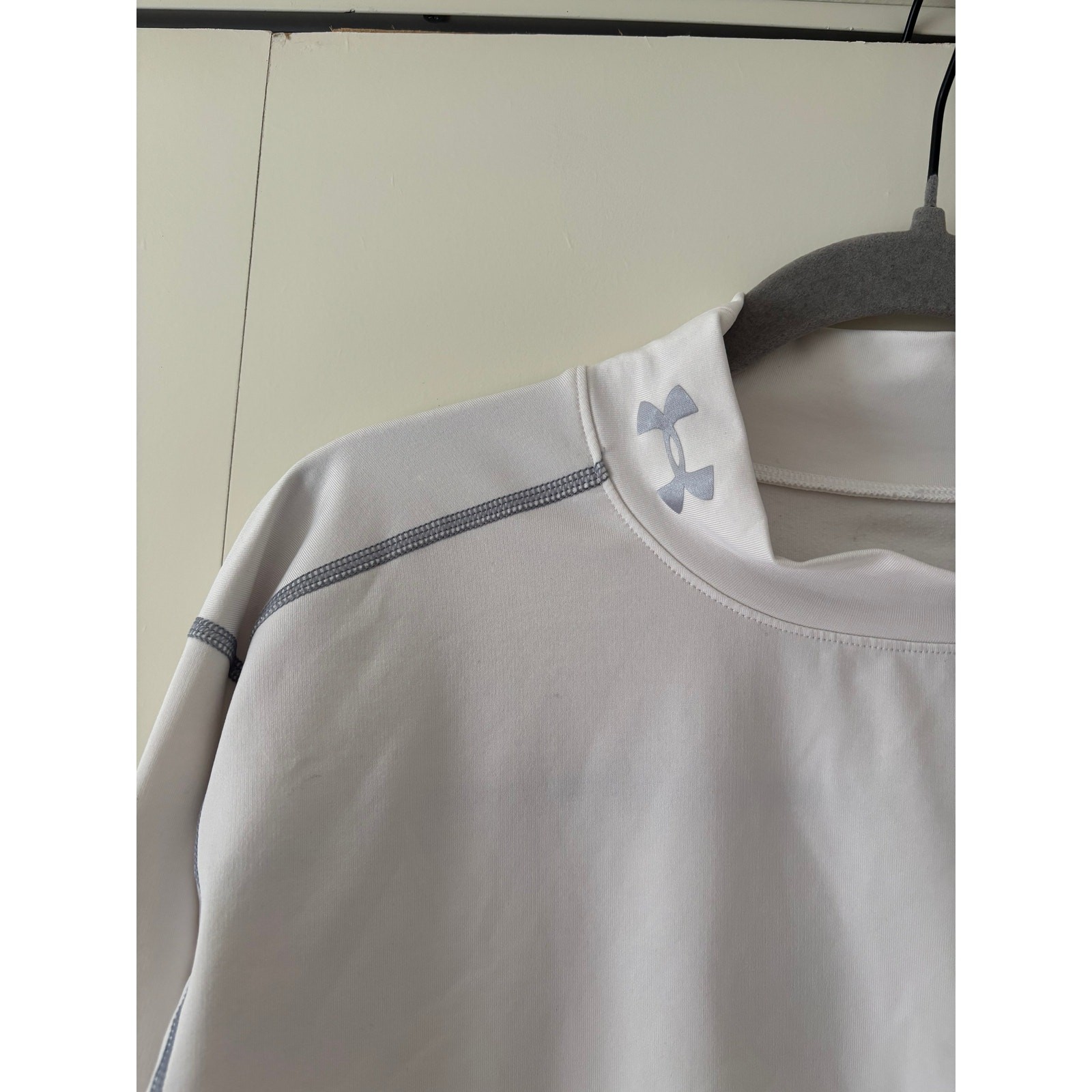 Under Armour White ColdGear Fitted Long Sleeve Top LG