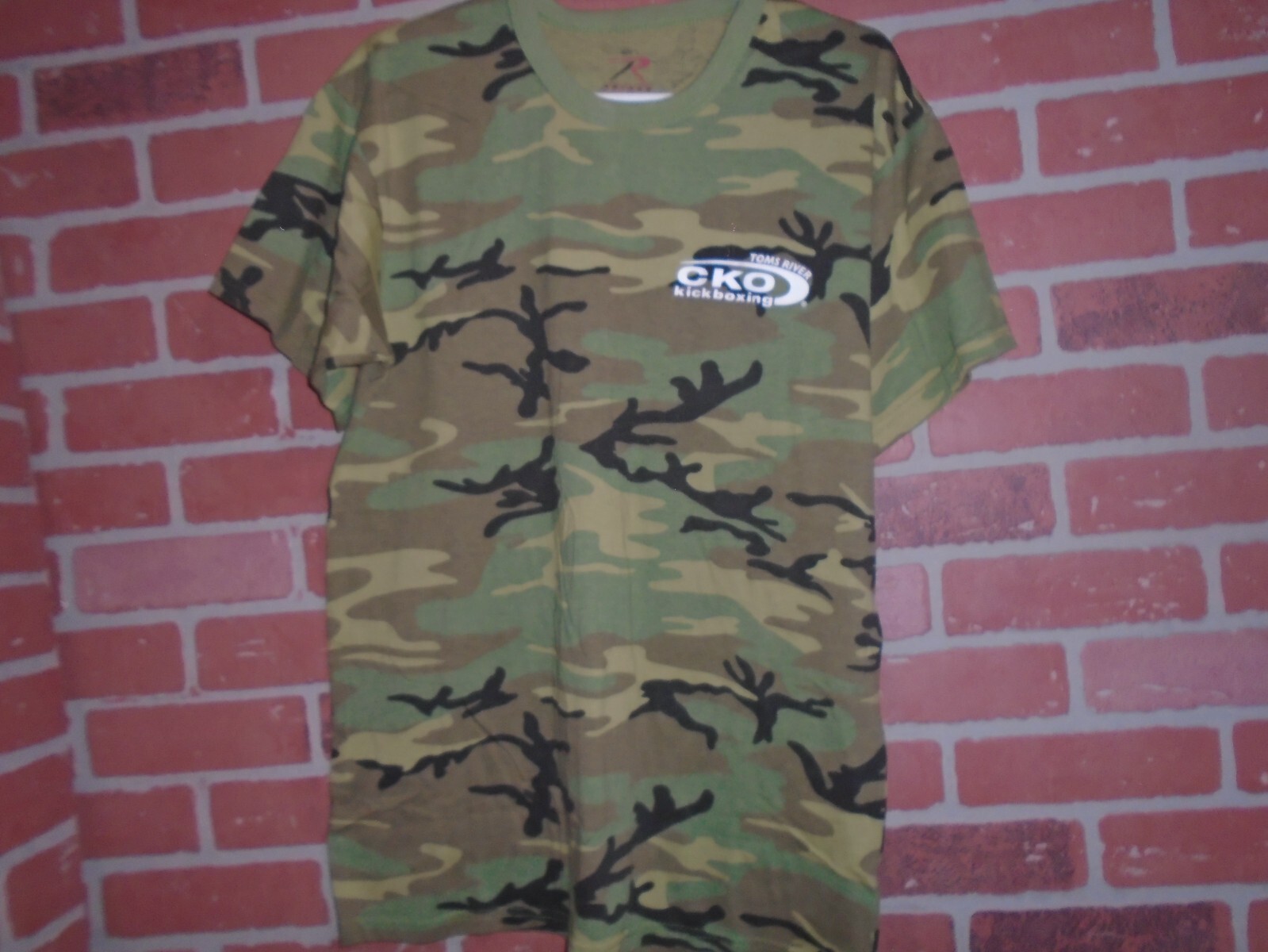 CKO KICKBOXING TOMS RIVER NJ CAMOFLAUGE MENS TSHIRT SIZE LARGE-WORN 1 TIME