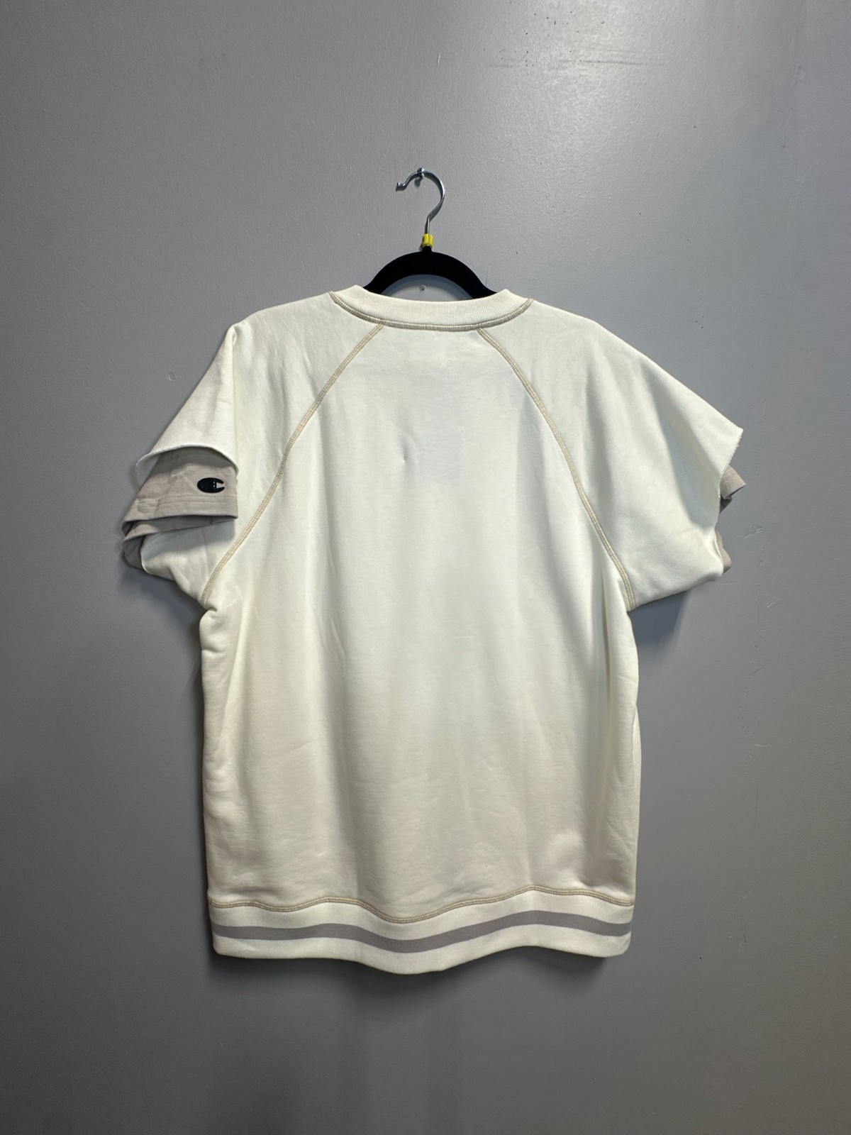 [CLOTHING SAMPLE] Men’s Champion Tee Cream Size: Medium New Without Tags