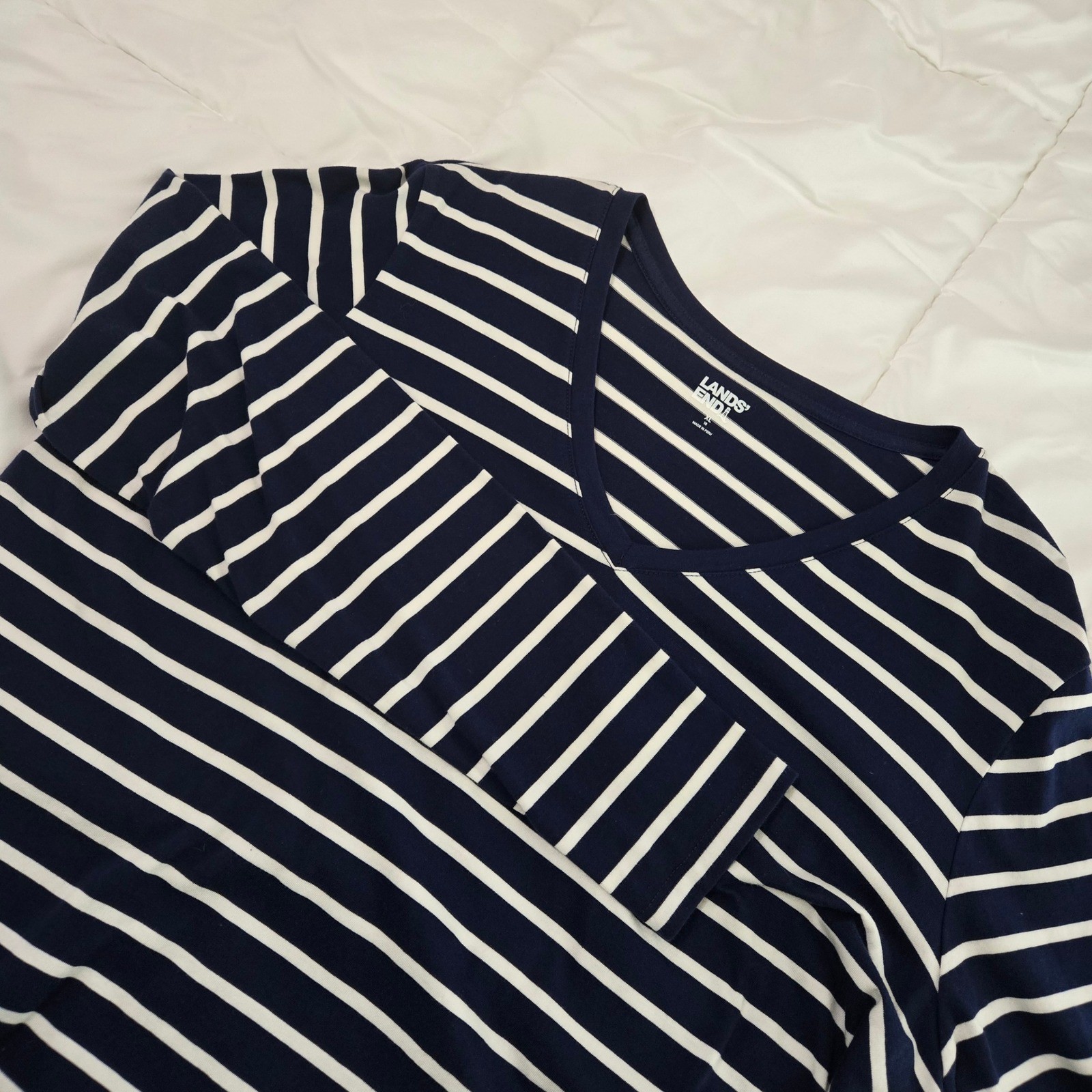 Lands End Mens XL Navy Blue White Striped V-Neck Long Sleeve T-Shirt Cotton