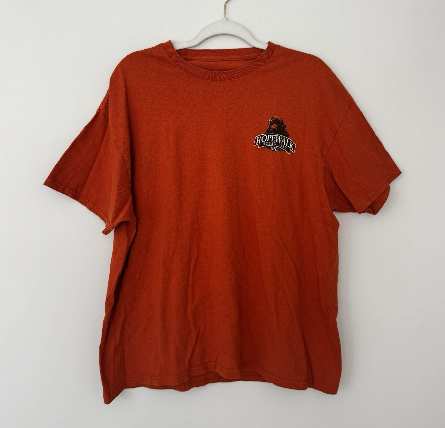 Vintage Ocean City, MD Ropewalk Bar & Restaurant Black Lab Dog Graphic Tee – L
