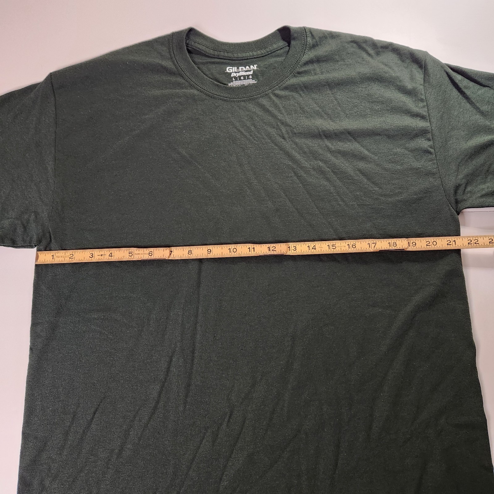 Gildan DryBlend Men’s Large Short Sleeve Crew Neck T-Shirt Dark Green 50/50 NWOT