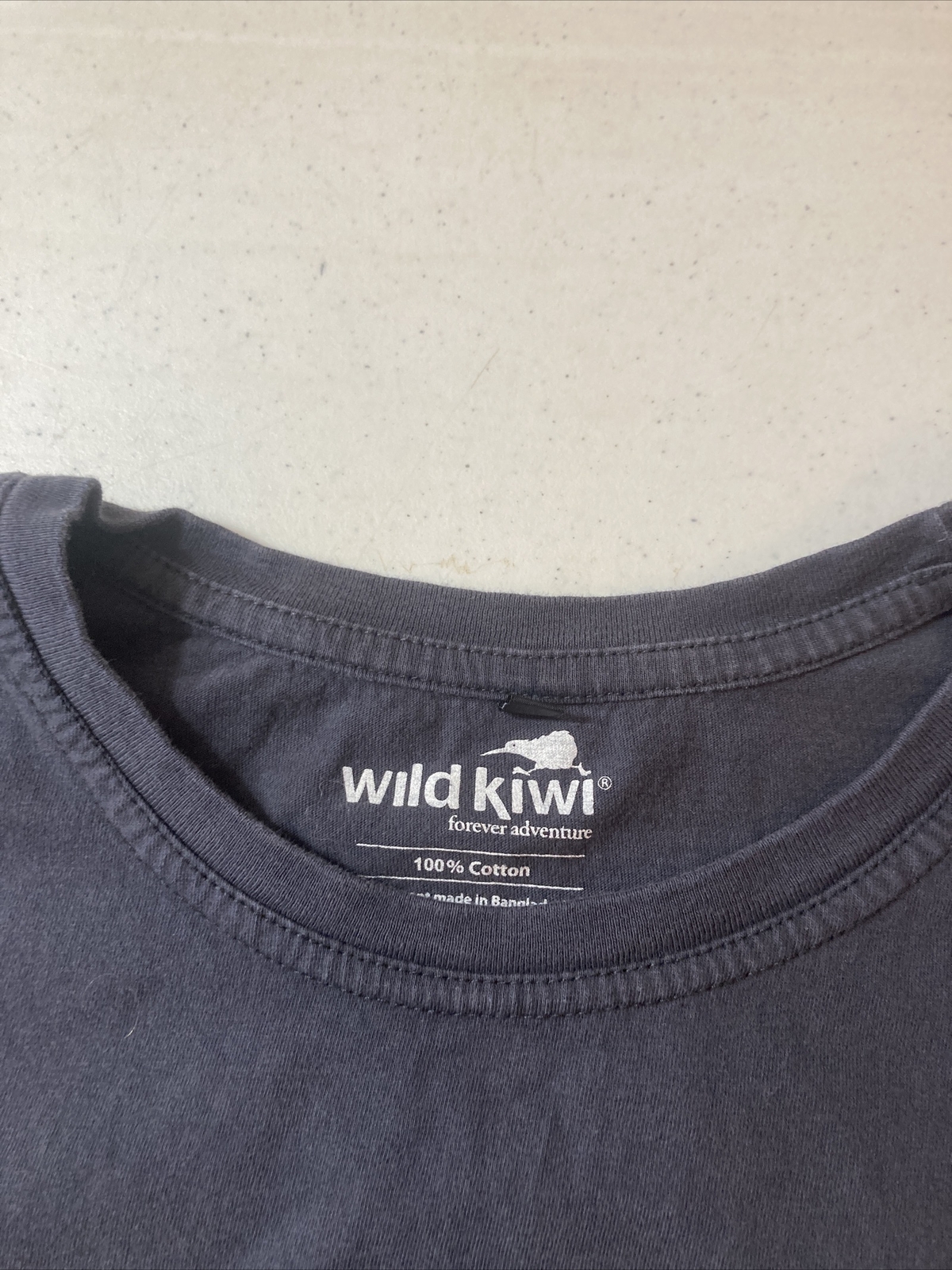 Wild Kiwi Forever Adventure Dark Gray T-Shirt Men’s Size Large