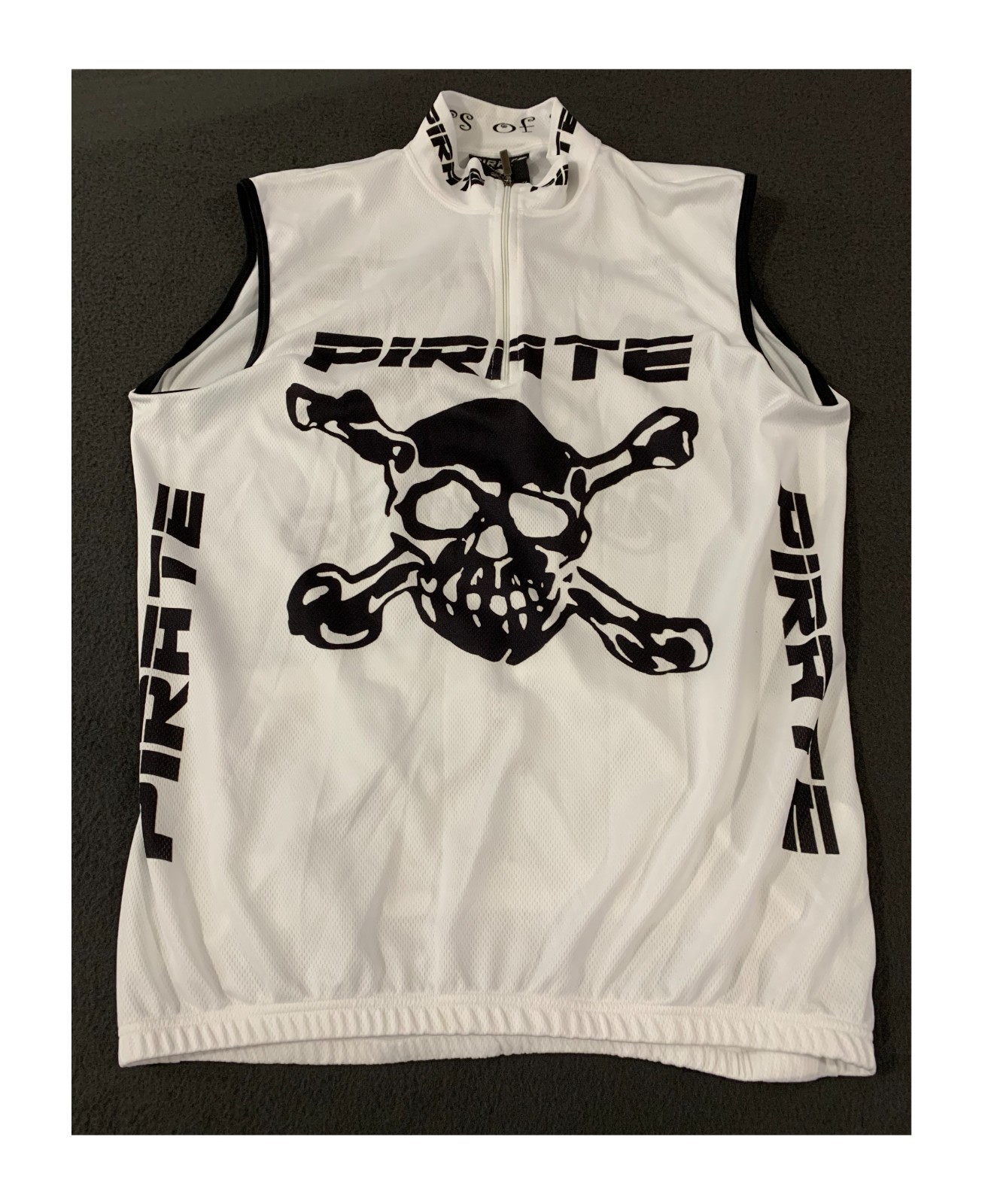 PIRATE’S UNISEX “20 YEARS OF PIRATE PIRATISM” JERSEY V NECK SHIRT SIZE L
