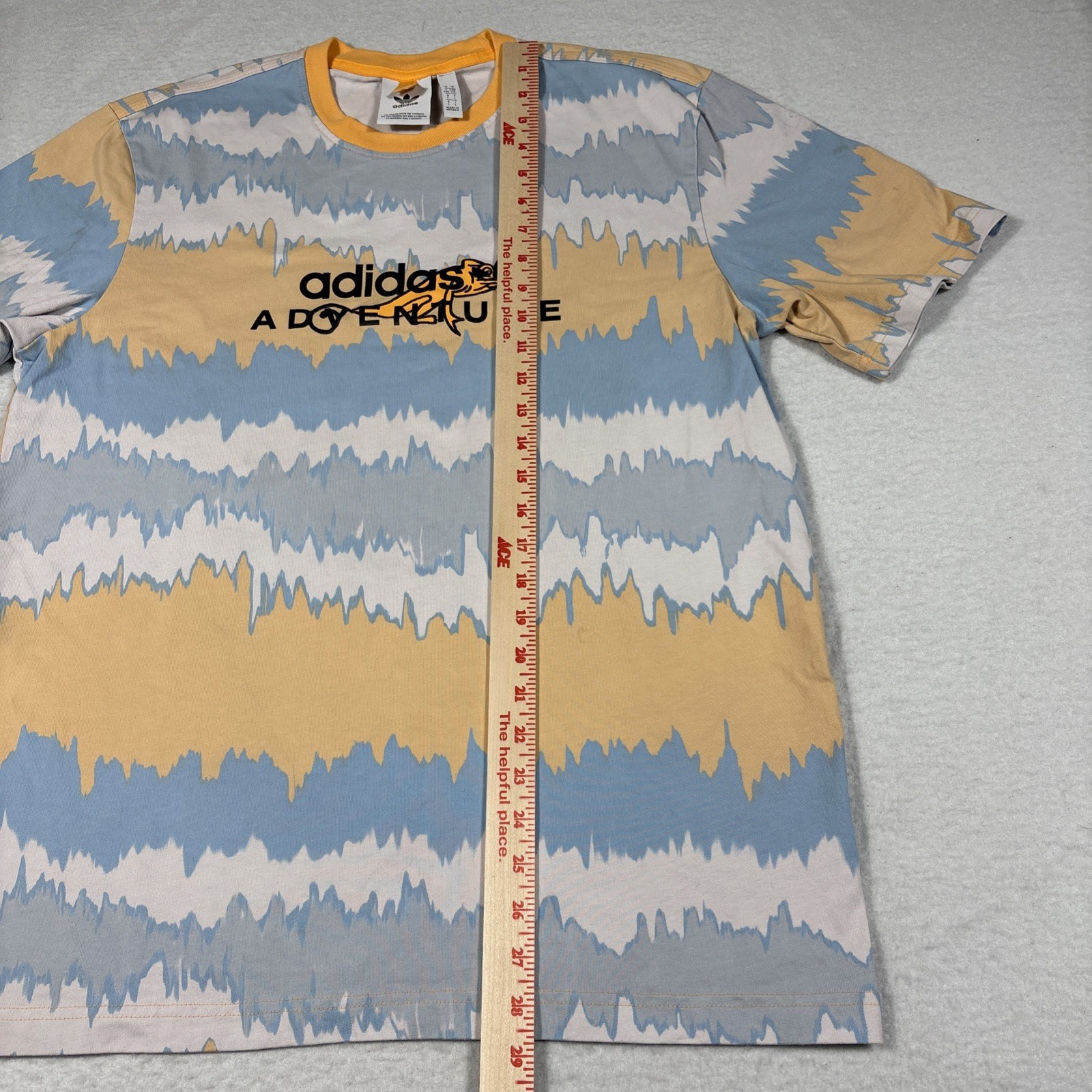 Adidas Men’s Adventure Chameleon Logo Shirt Size Large in Multi-Colors