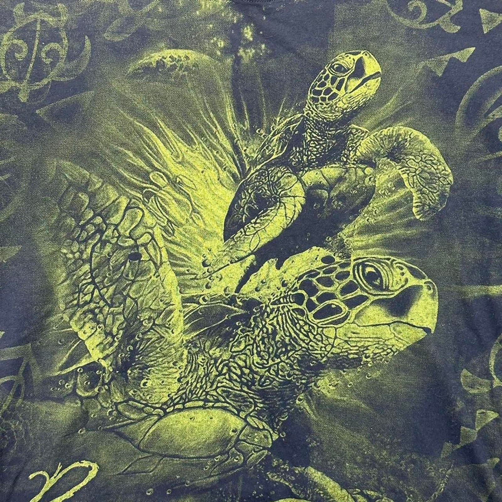 Y2K AOP Sea Turtles Graphic t-shirt with full front and back design