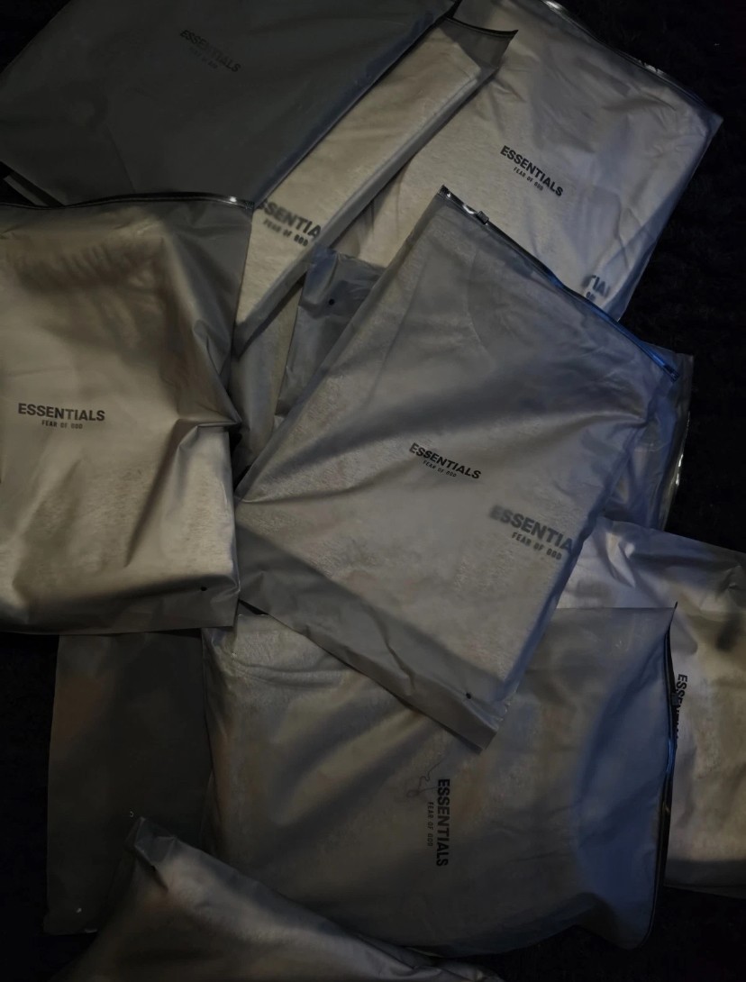 Fear of God Essentials T-Shirt SS22 Light Oatmeal – 100% Authentic Brand New