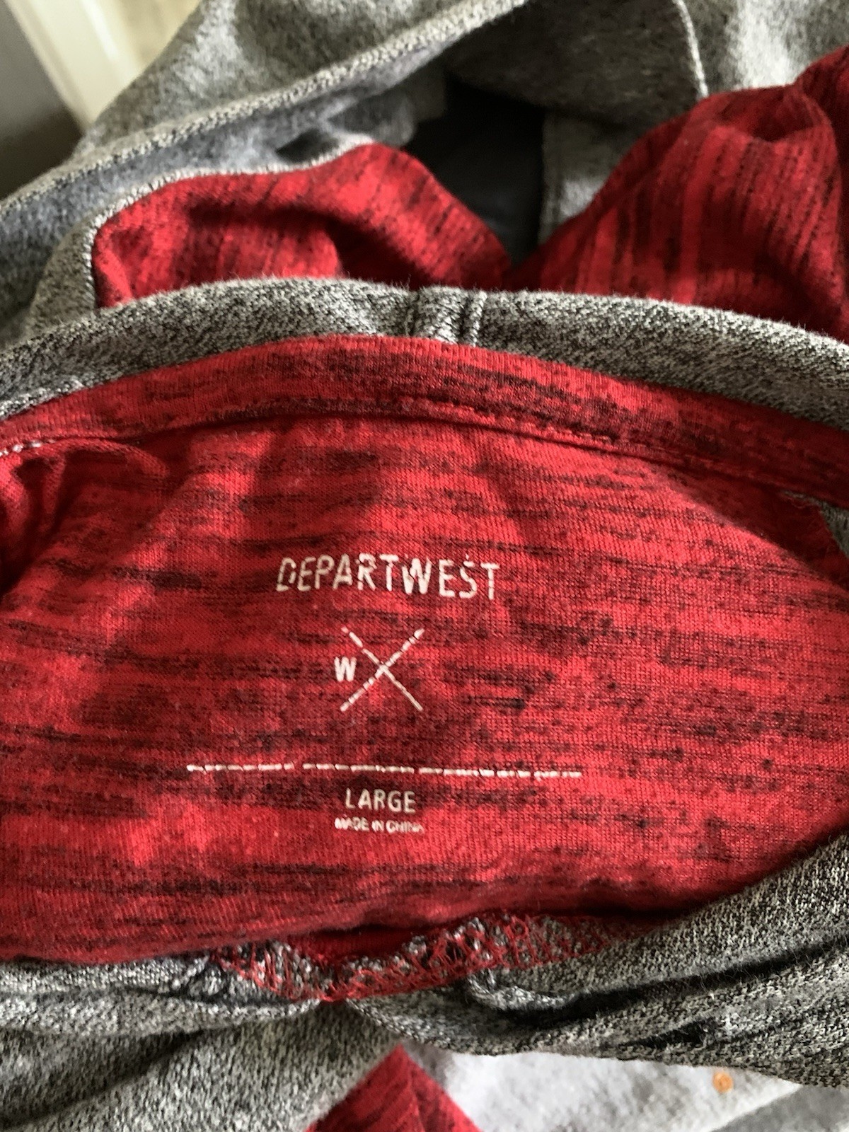 Depart West T Shirt Men’s Large Red Gray Hooded Long Sleeve Pocket B33-6
