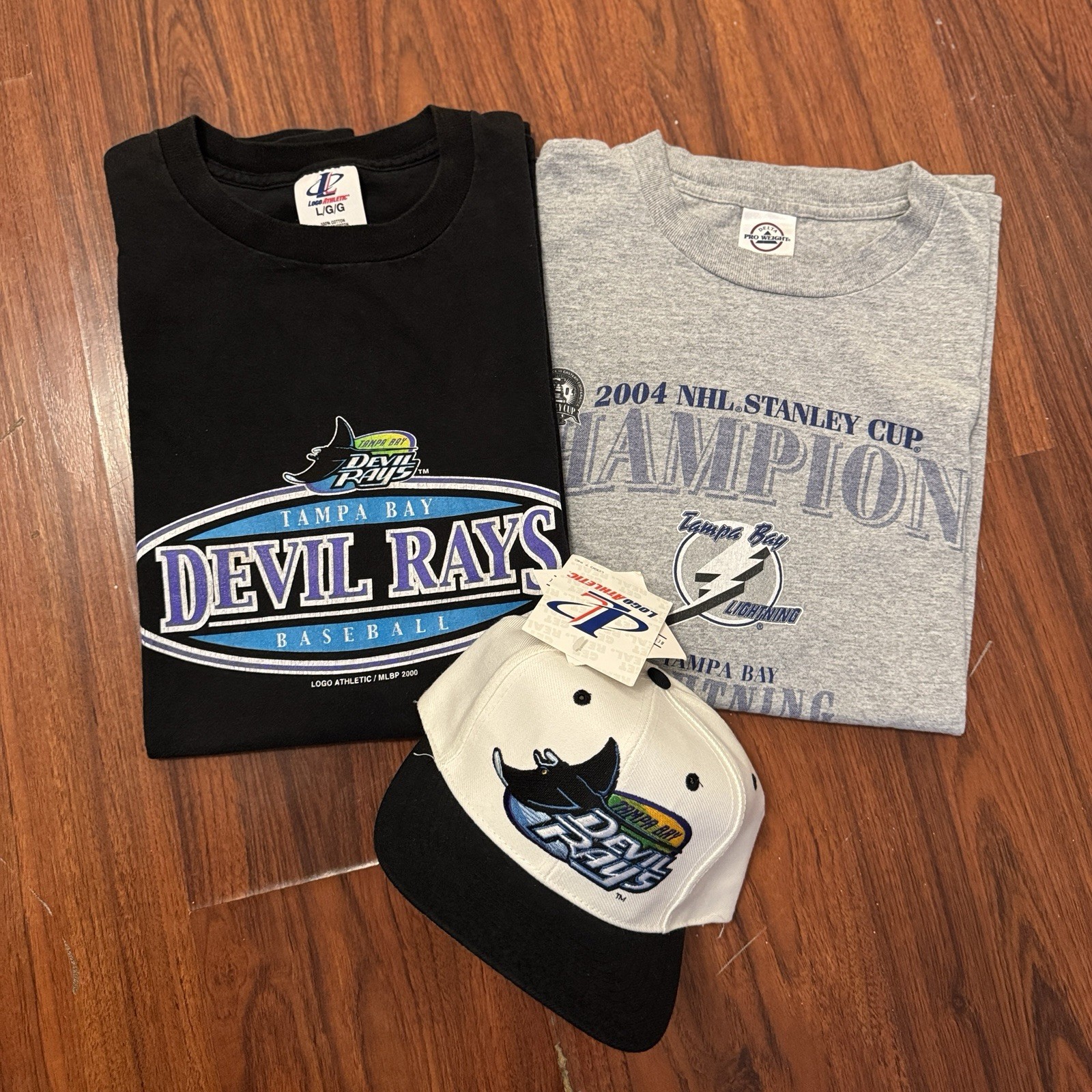 Tampa Bay Bundle / Logo Athletics 90’s Vintage hat + Tampa Bay 2K Shirts