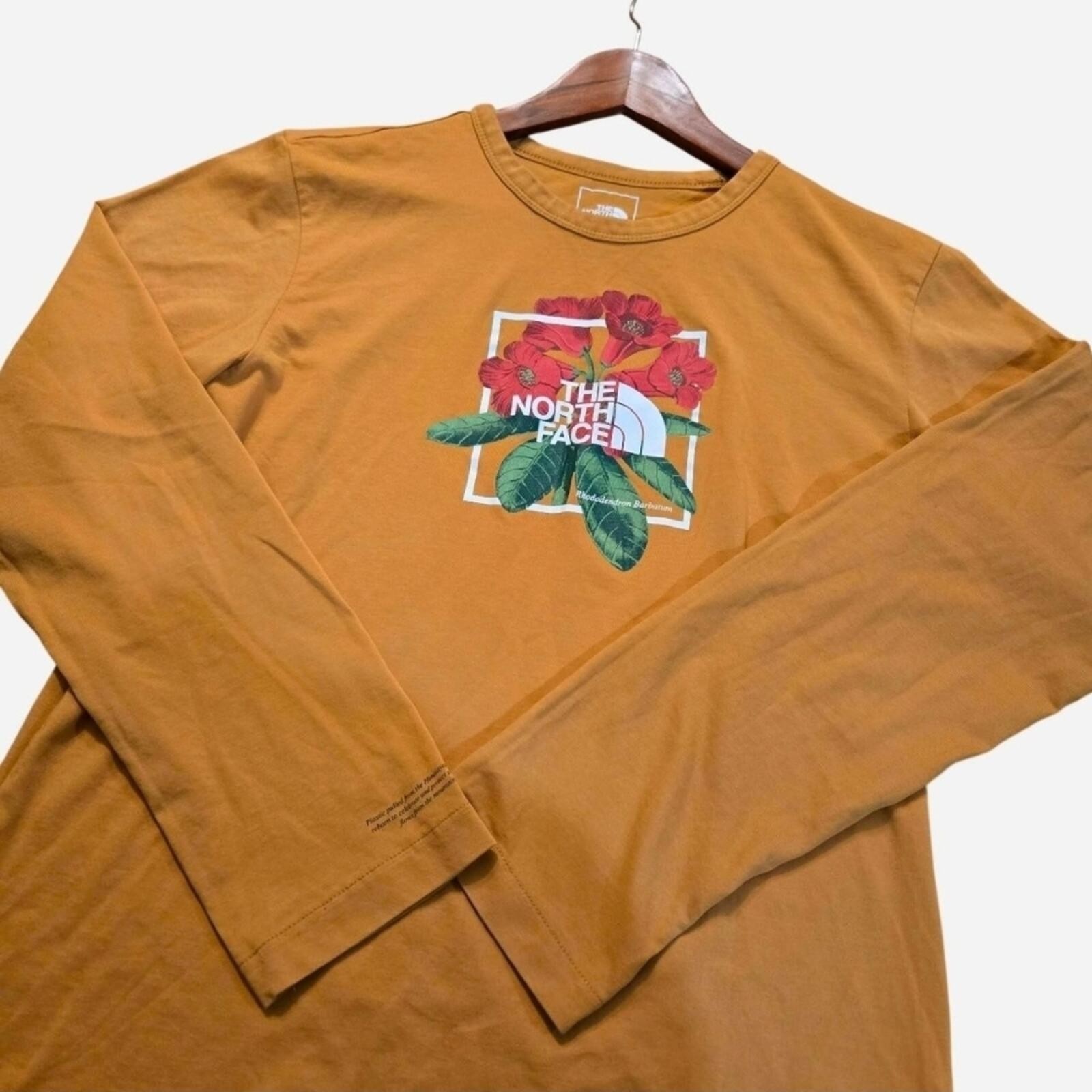 The North Face Gold Himalayan Bottle Source Logo Long Sleeve T-Shirt Adult M