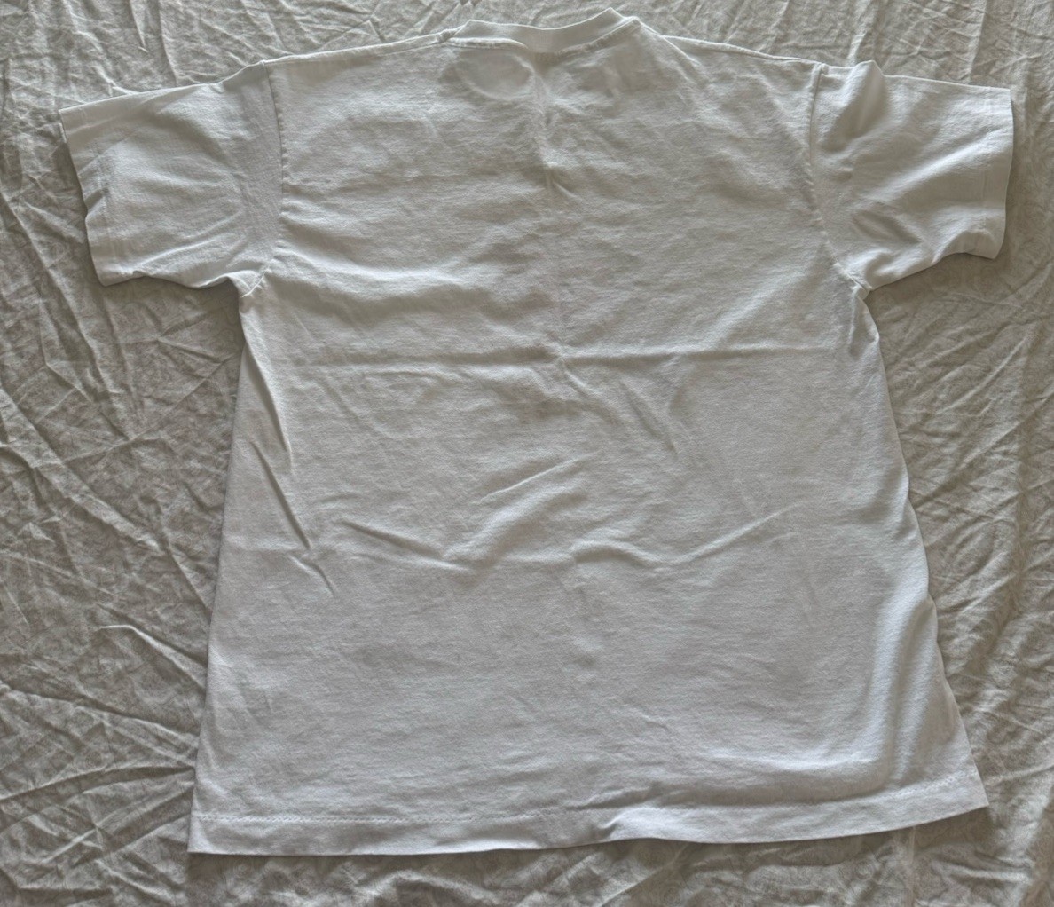 Men’s vintage single stitch Nike Air white tee with nice center graphic No Tag