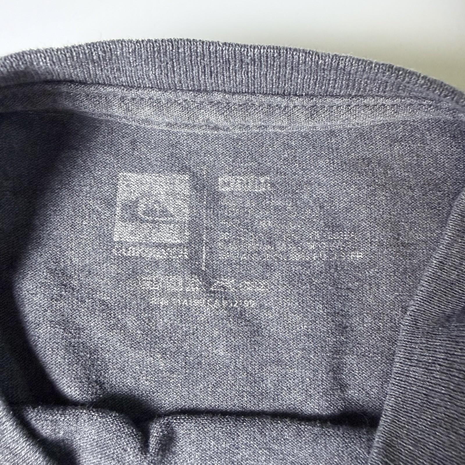 Vintage Quicksilver Mens Size M Regular Fit Gray Short Sleeve T-Shirt Surf