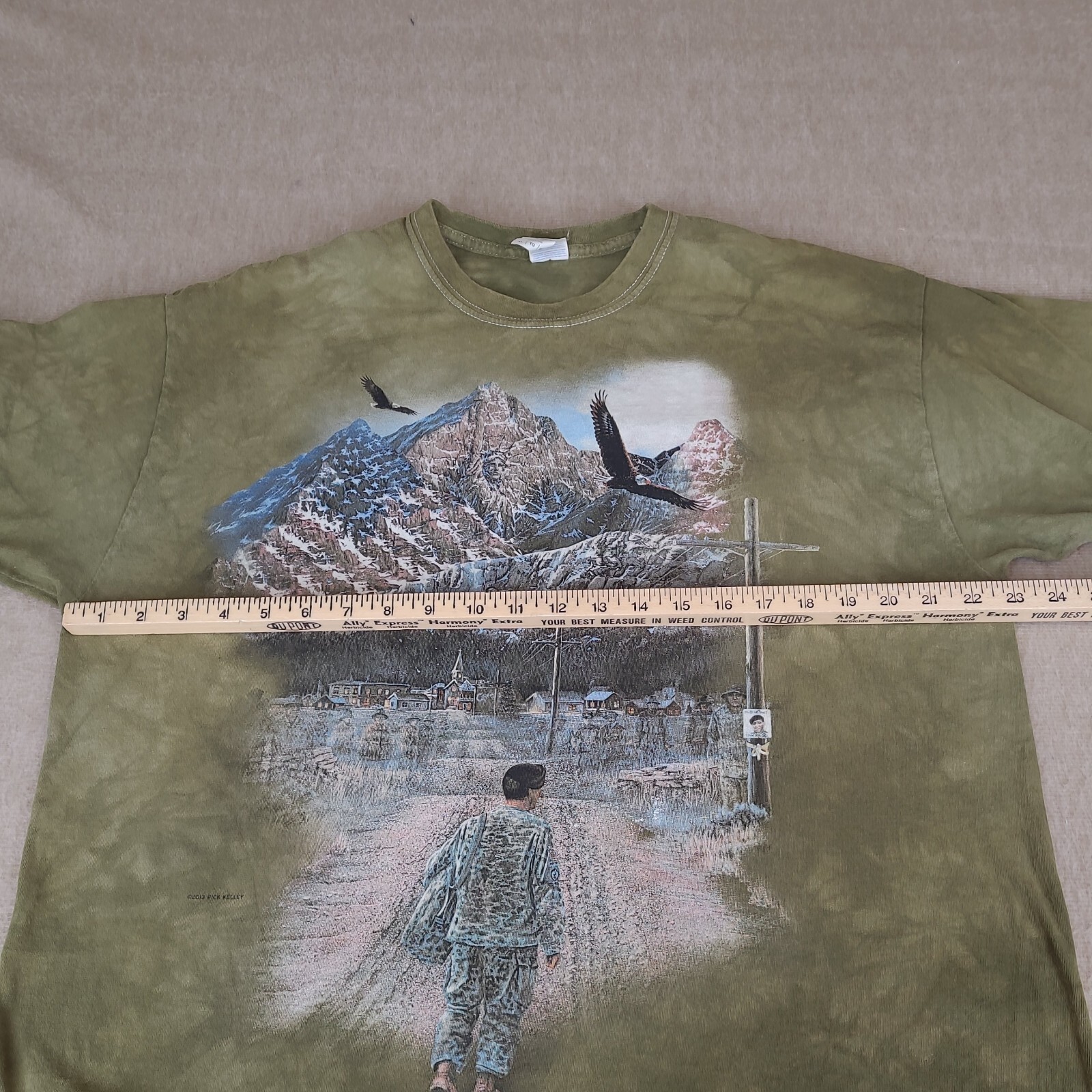 Soldier Returns Home American Flag Eagle Ghost of Fallen Gildan XL Men Green