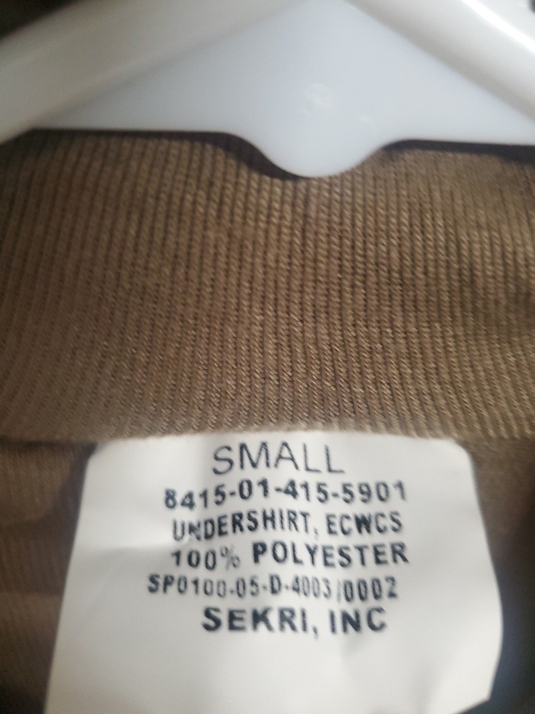 Bin# Cold Weather Undershirt Small Brown 1/4 Zip Long Sleeve 100% Polyester