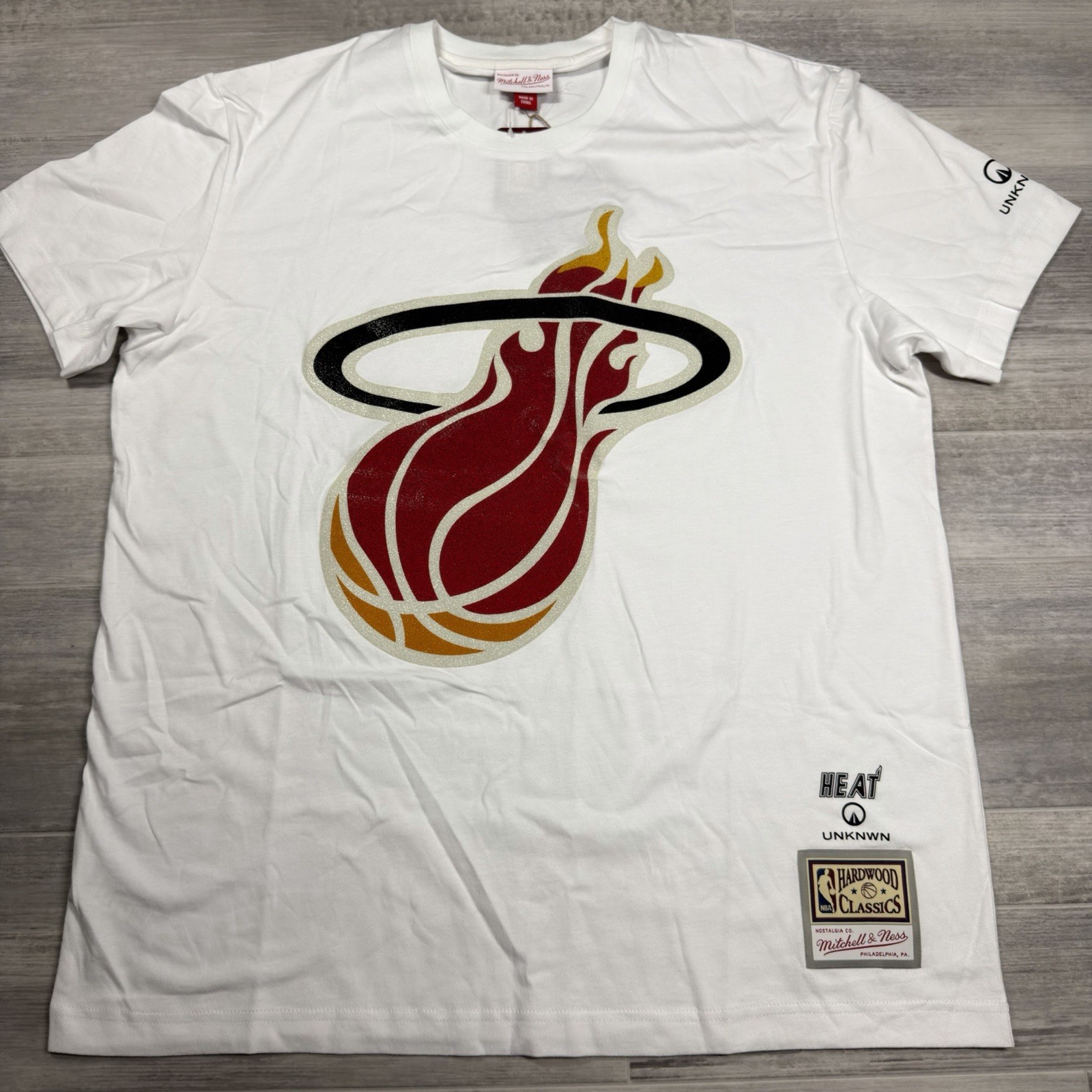 UNKNWN x Mitchell and Ness Miami Heat T-Shirt White Men’s XL NBA Basketball NWT