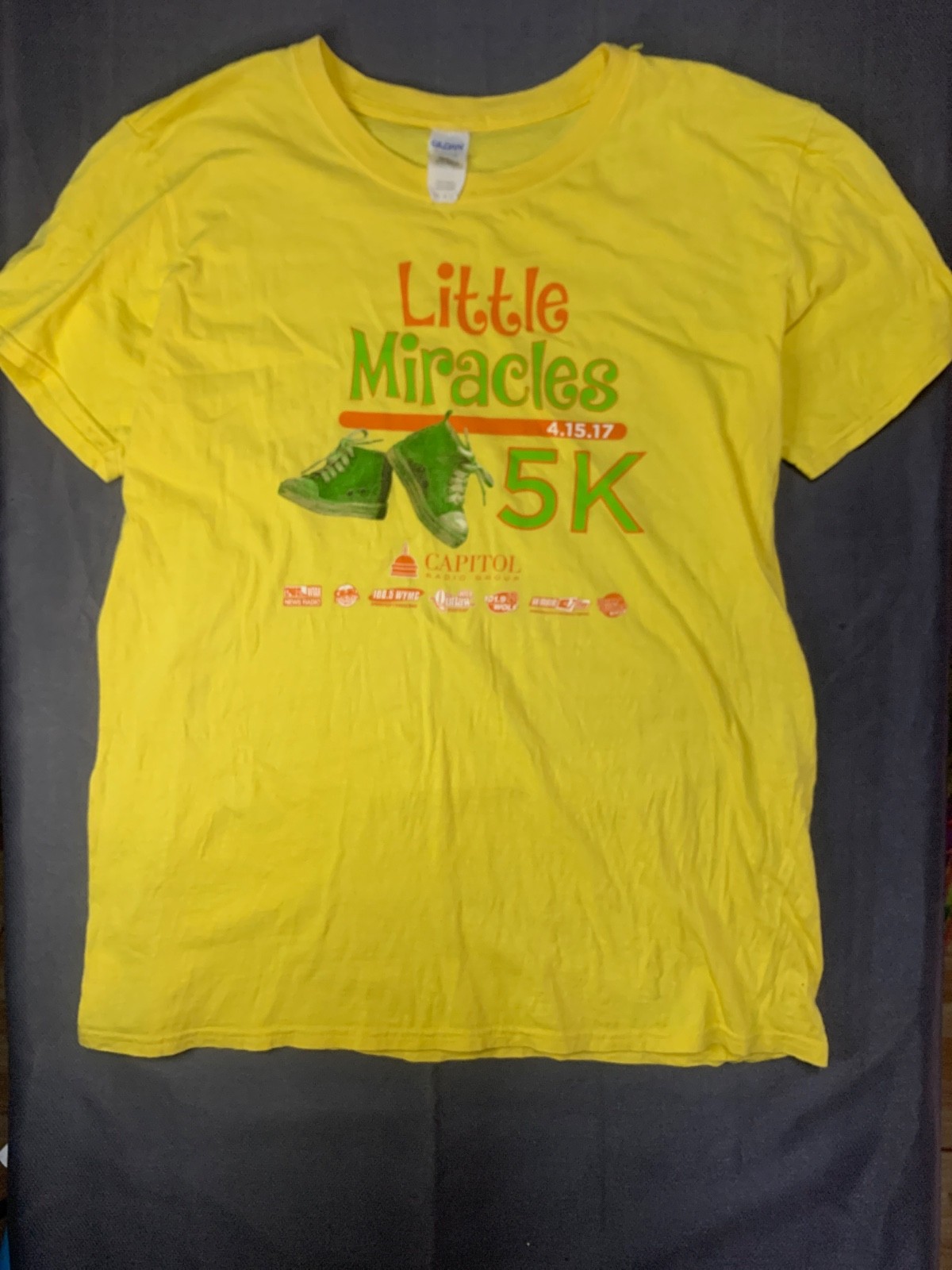 Little Miracles 5K 2017 Gildan Softstyle Men’s Large Yellow Graphic T-Shirt
