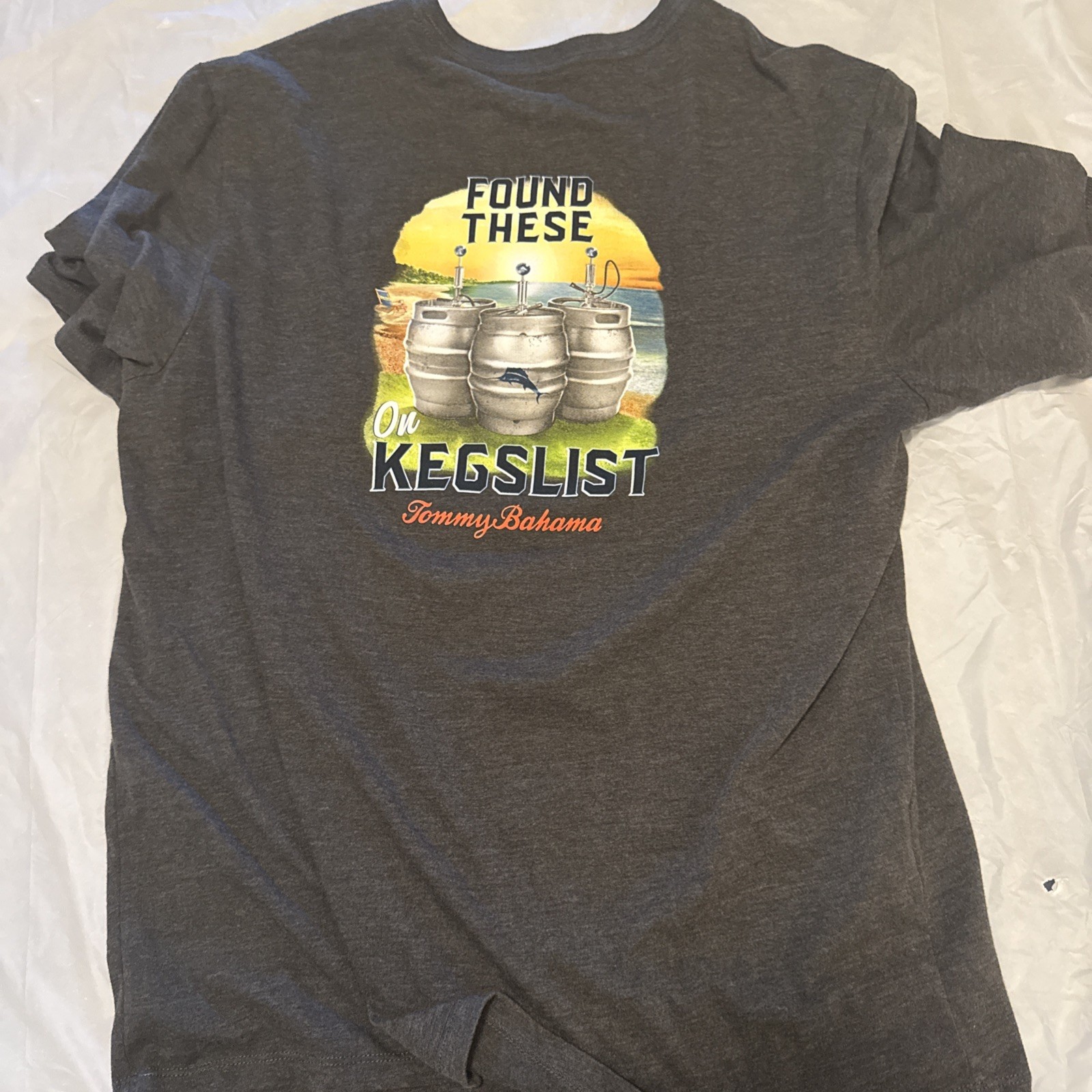Tommy Bahama “Found These on Kegslist” SS T-Shirt Men’s XL Gray Beer Keg Party