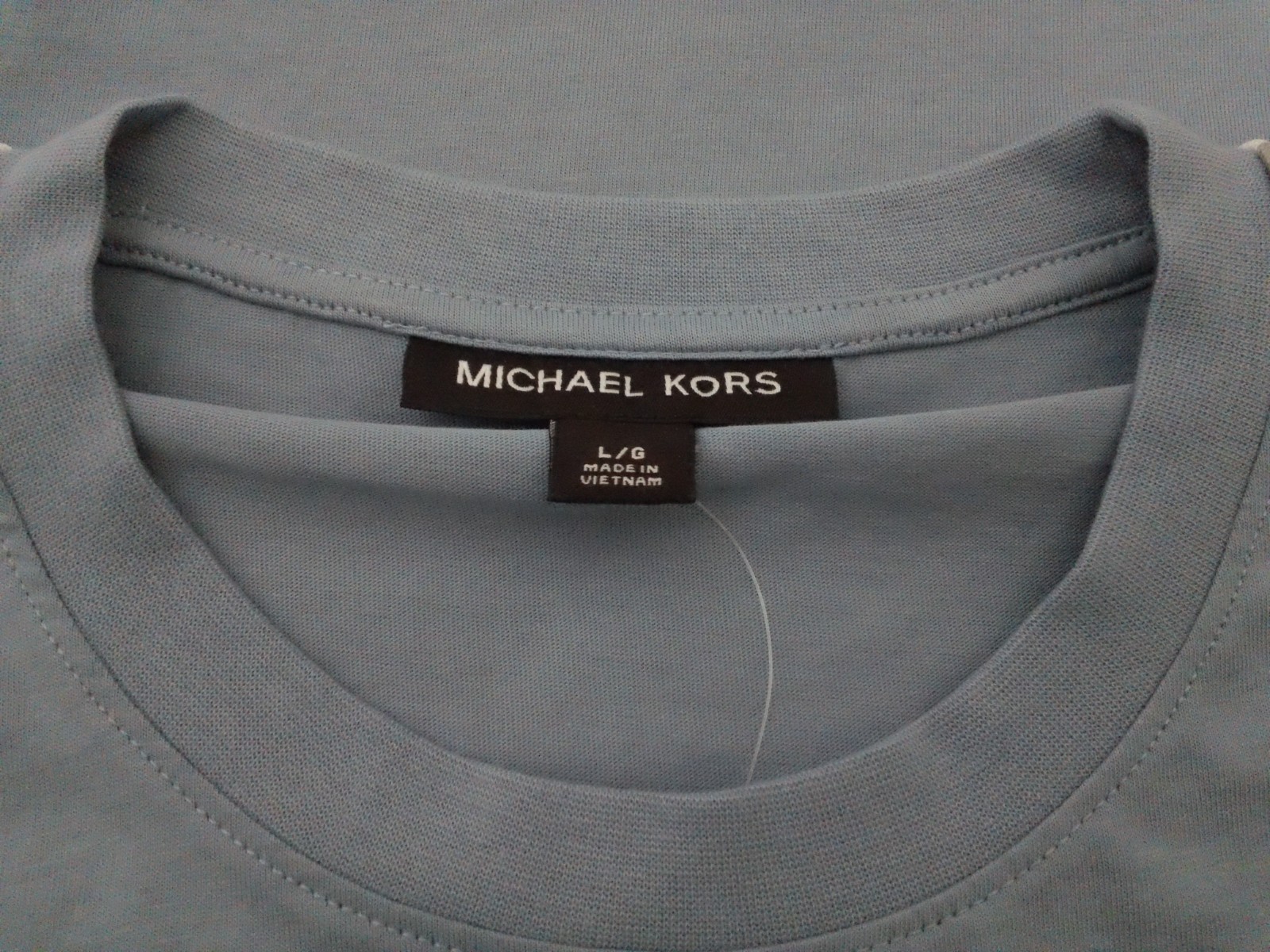NWT Men’s Size Large Michael Kors Chambray Color T-Shirt