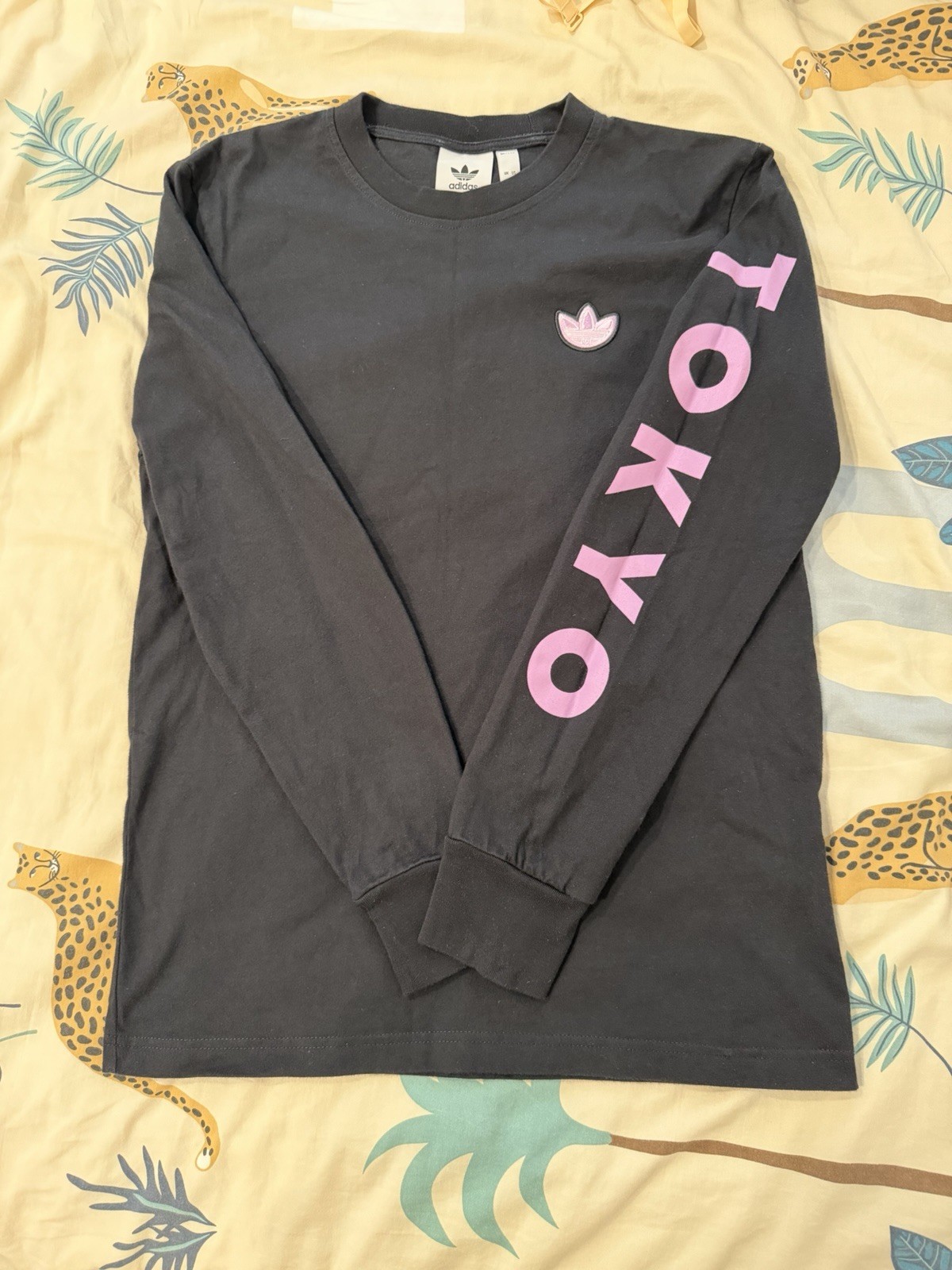 Adidas Tokyo Black and Lavendar Long Sleeve Shirt sz m Japan exclusive