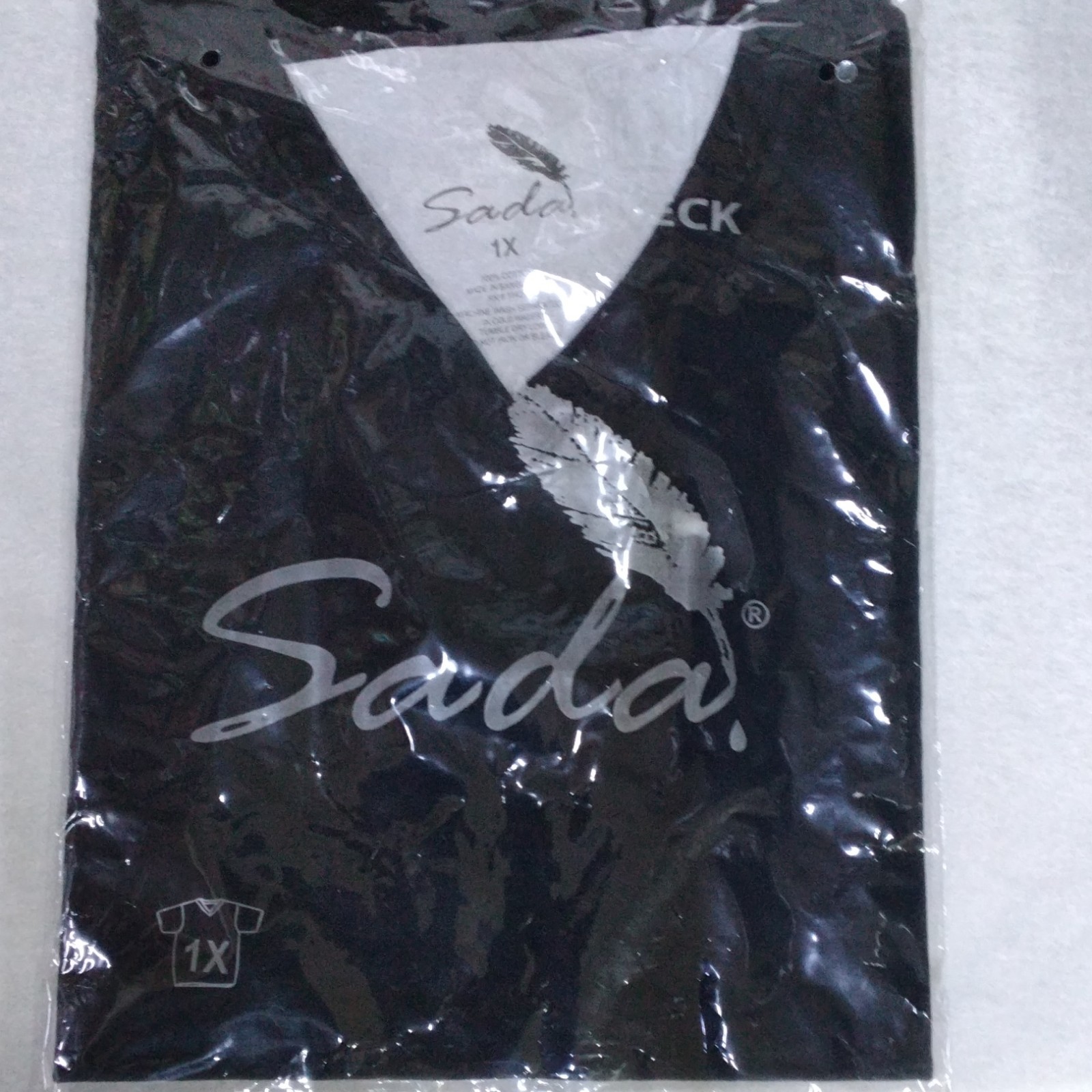 Sada Men’s Black 1X Solid Pattern V-Neck T-Shirt