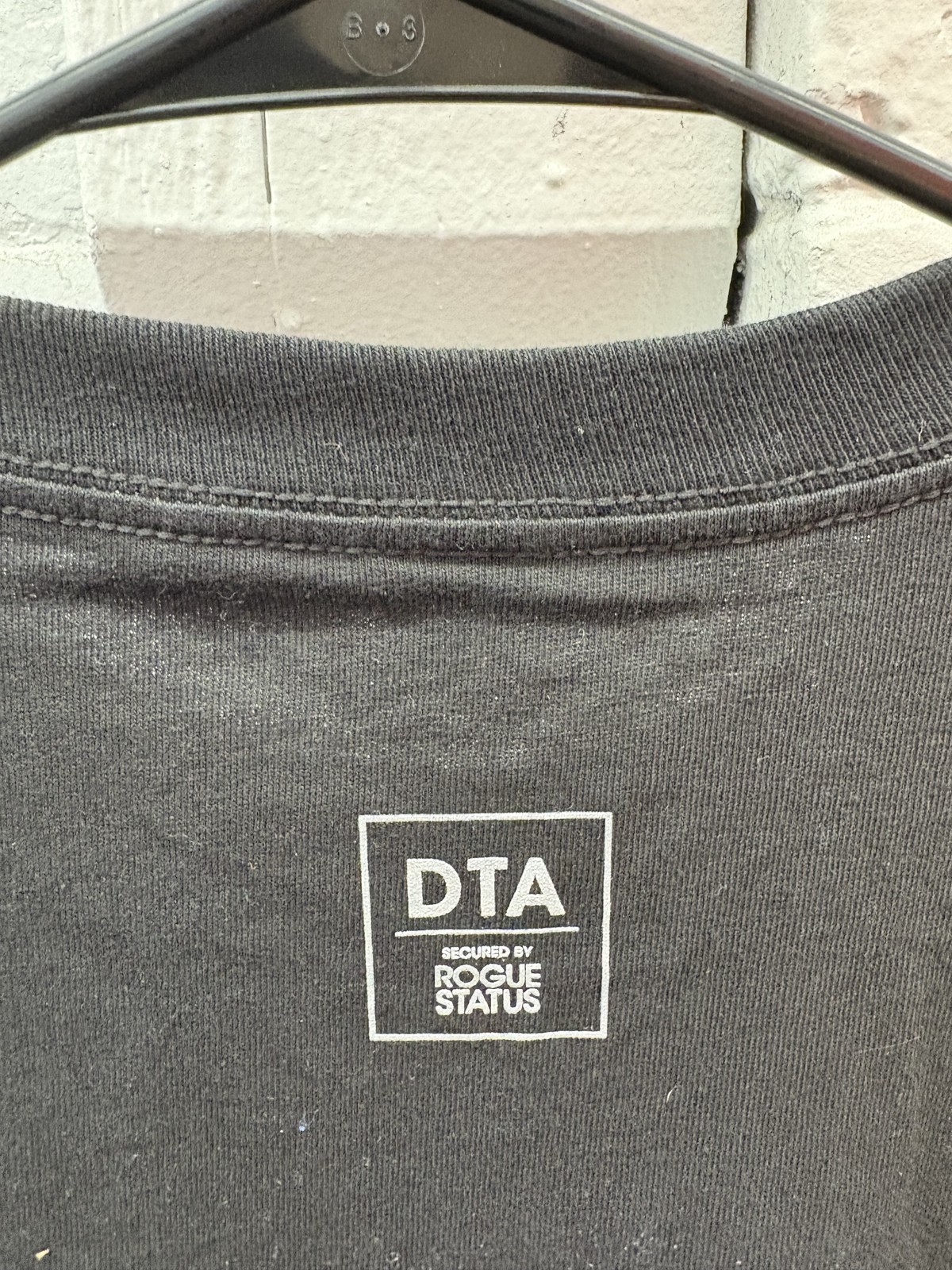 DTA Rogue Status Shirt Mens Small Black Rasta Graphic Tee Red Yellow Green Faces