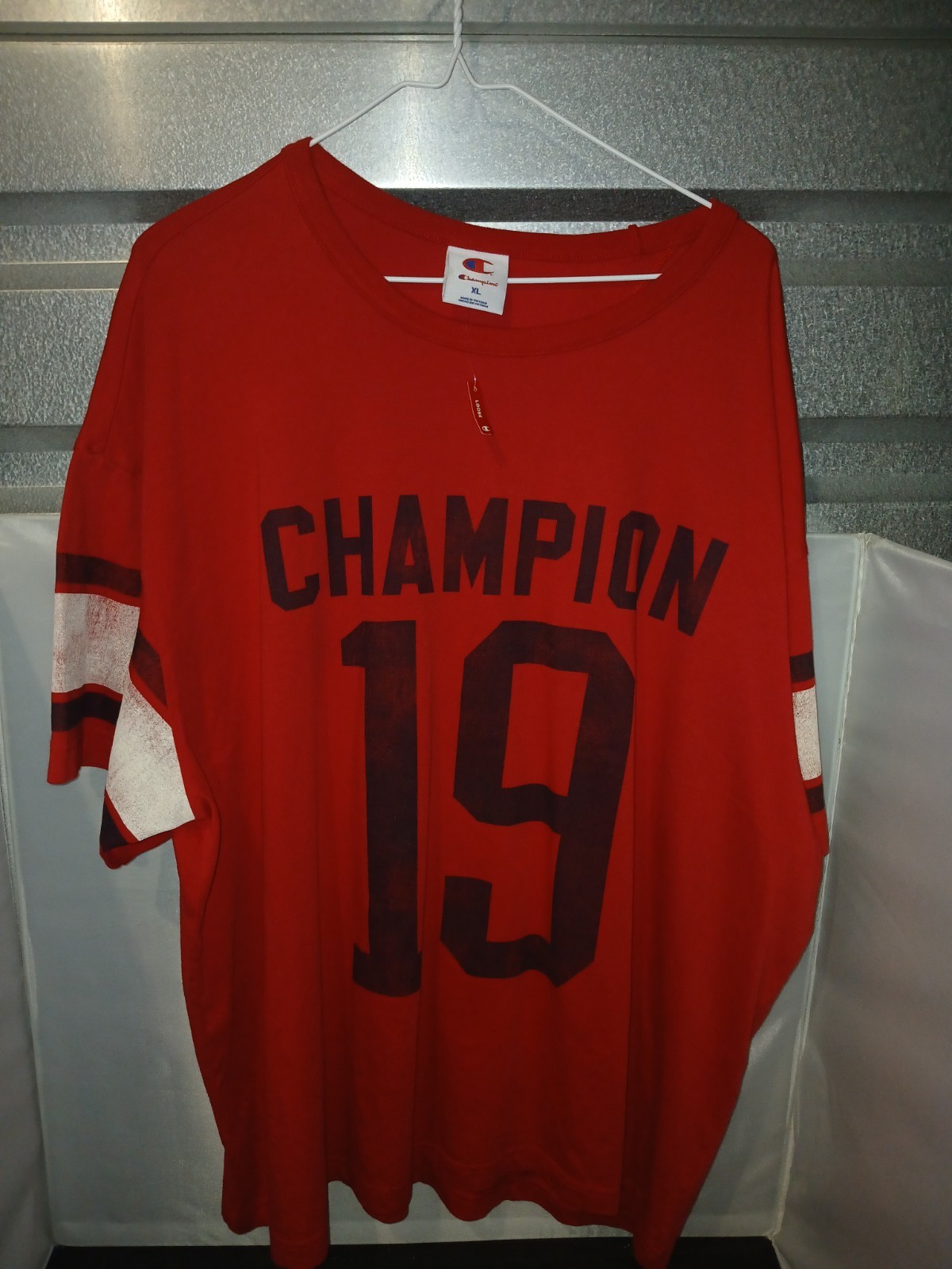 ​NWT Champion 19 Football Jersey T Shirt Red Varsity Sleeve Stripes Mens XL…