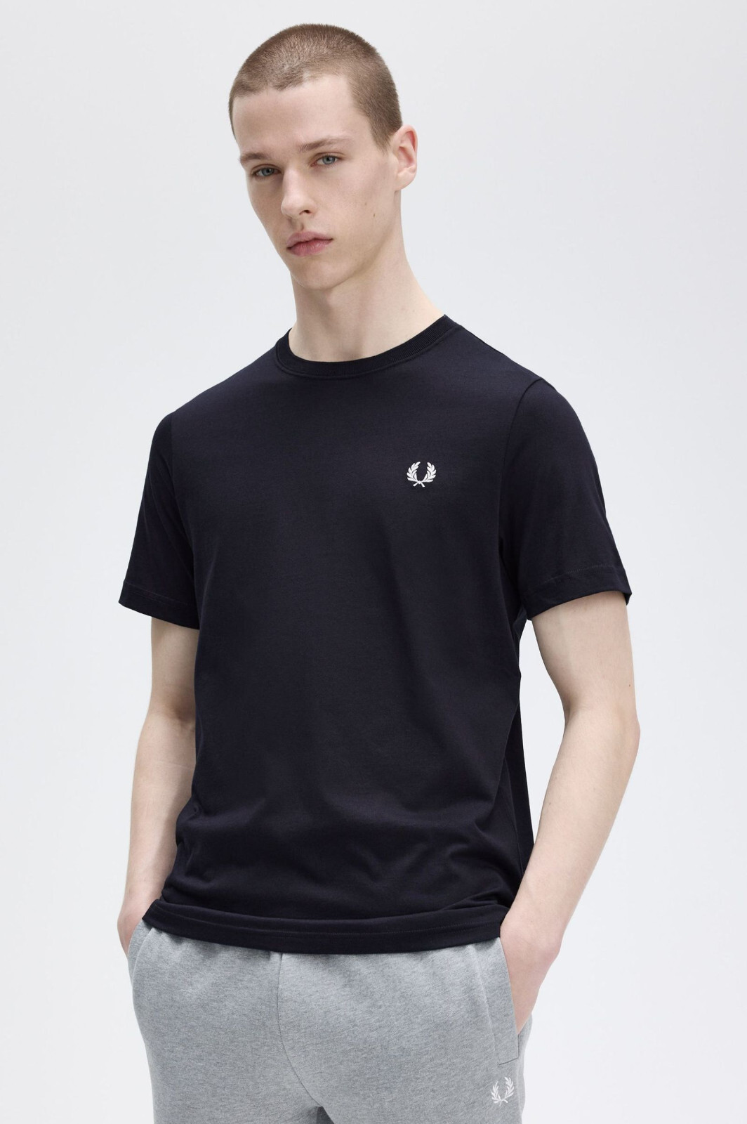 🔵Fred Perry Crew Neck T-Shirt M1600 Ecru 560 New SS25