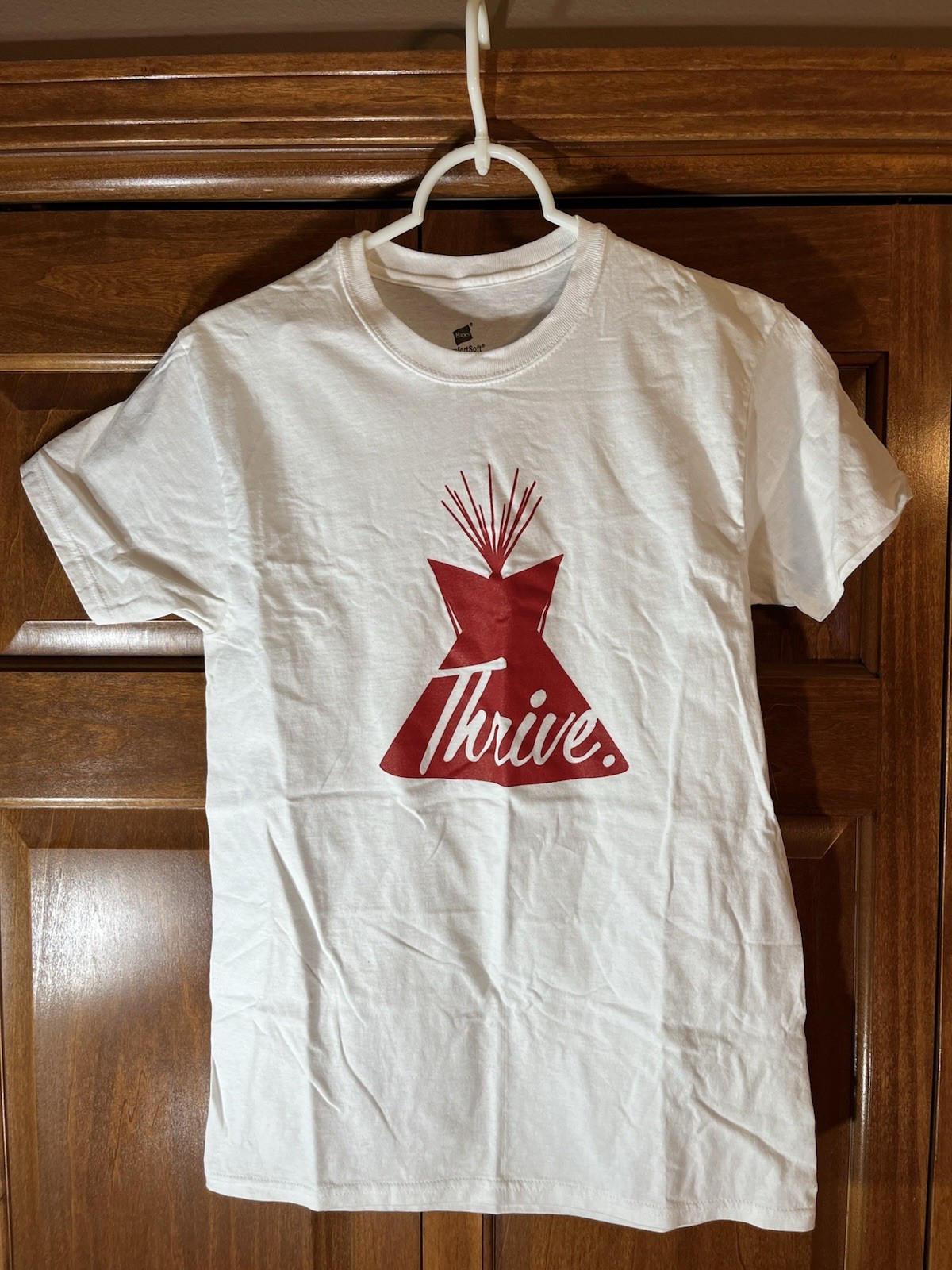 Thrive Native T-Shirt Size S Nice Emblem NWOT