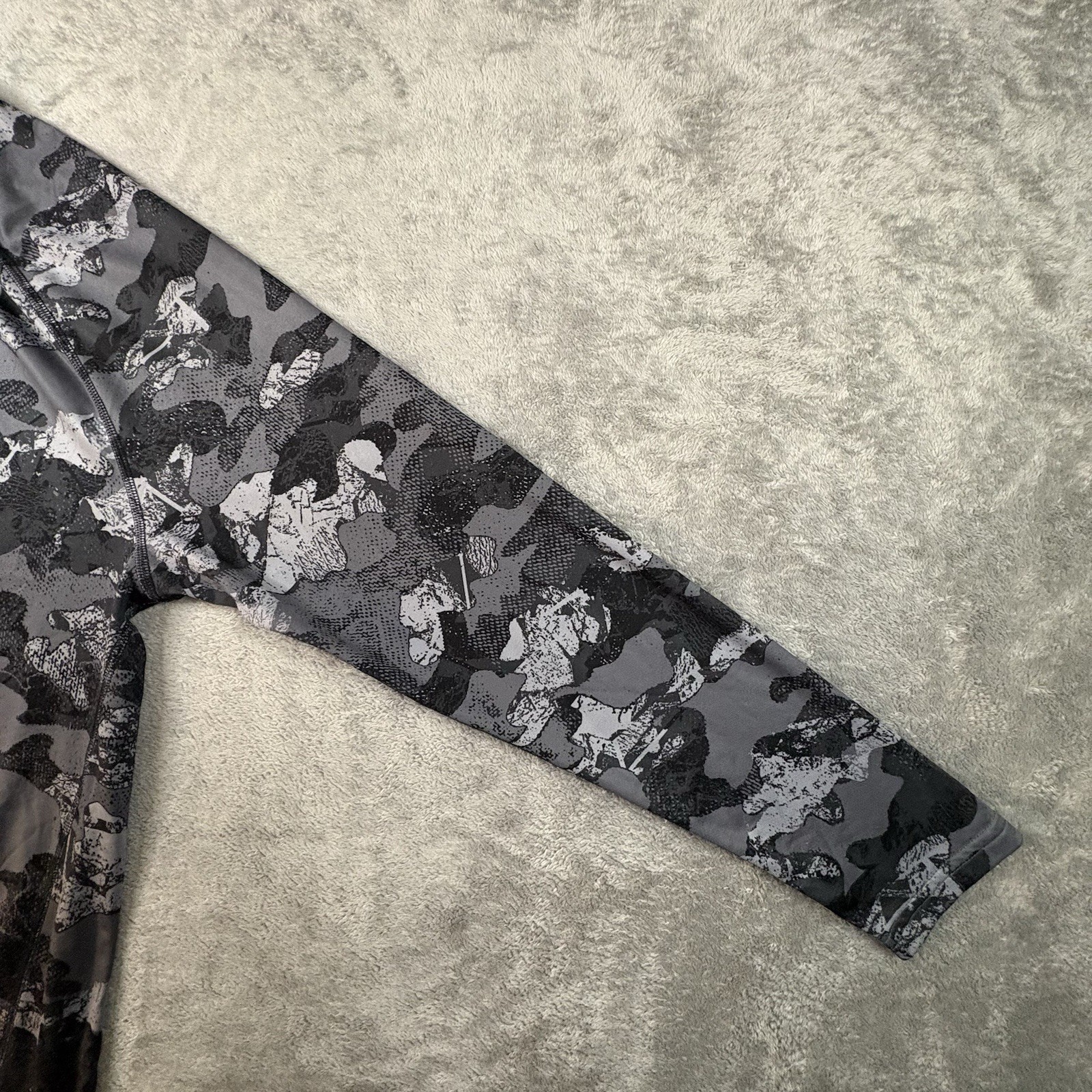 Champion Gear Men’s 2XL Gray Camo DuoFold WarmCTRL Performance LS Mock Neck