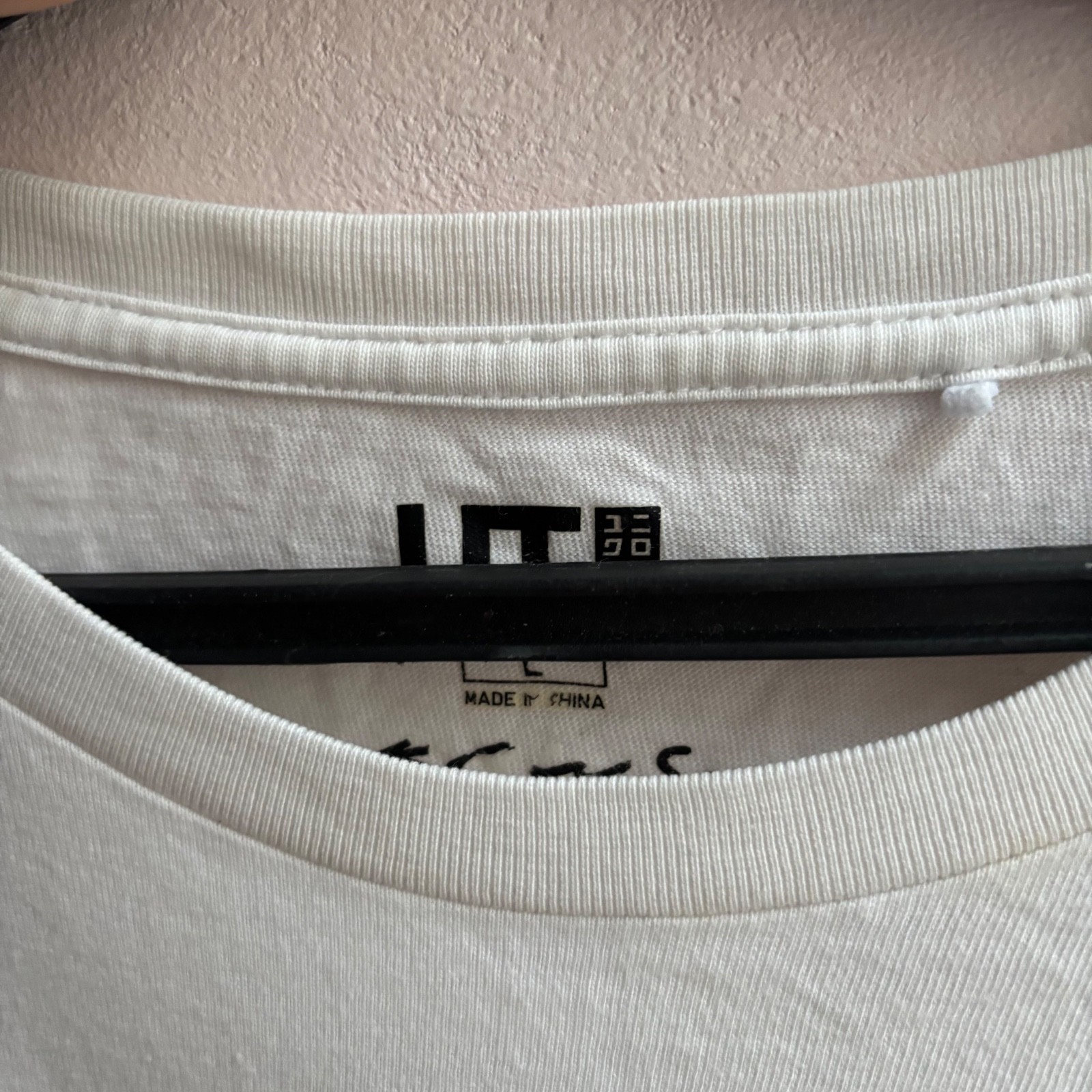 Uniqlo UT KAWS Companion Graphic T-Shirt White Mens Size L XX Sleeve