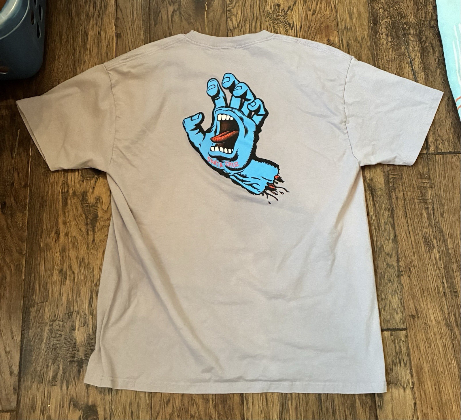 Santa Cruz Men’s Lavender T-Shirt Blue Screaming Hand Size XL