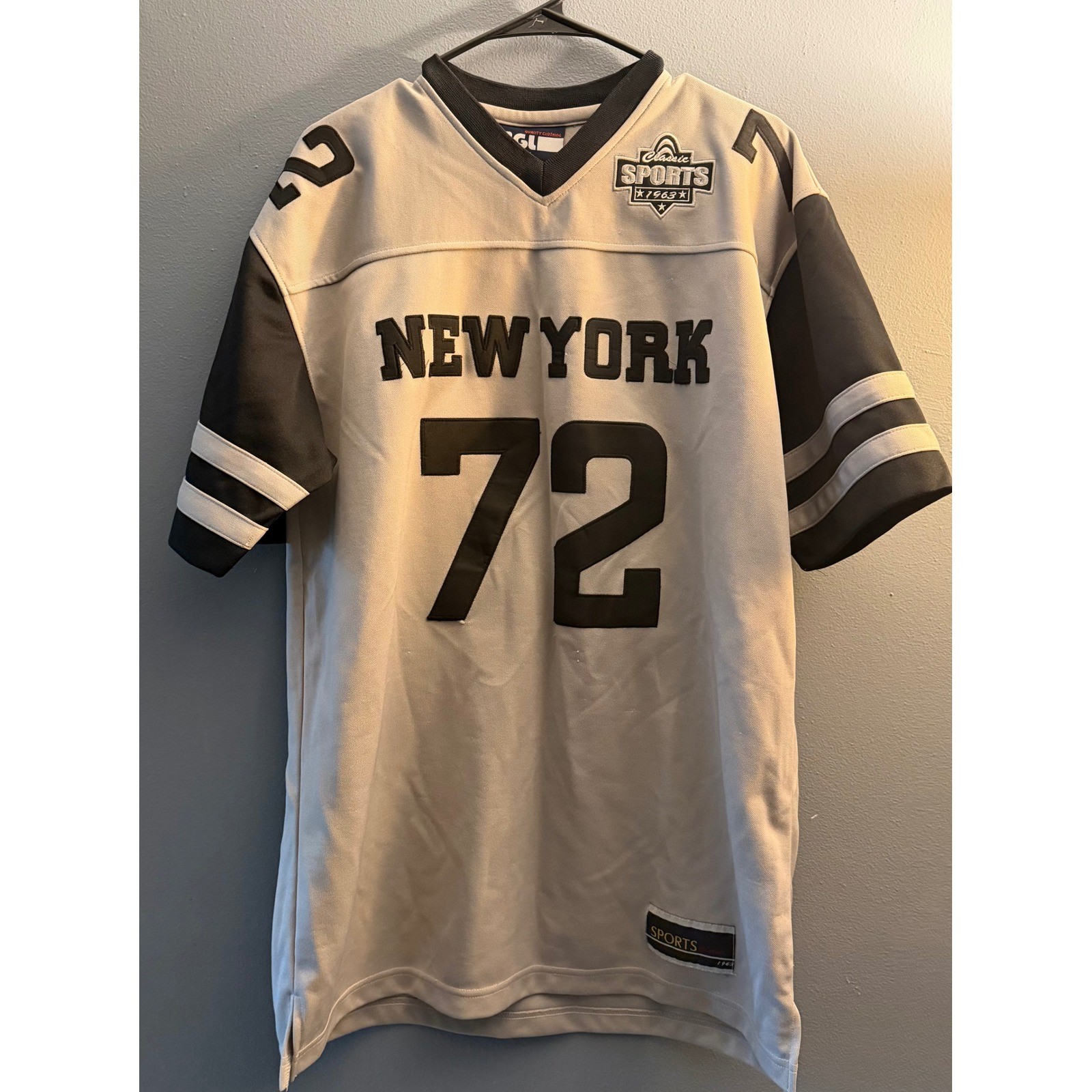 Vintage Classic Sports 1963 New York 72 Jersey Mens Medium Grey Black V-Neck