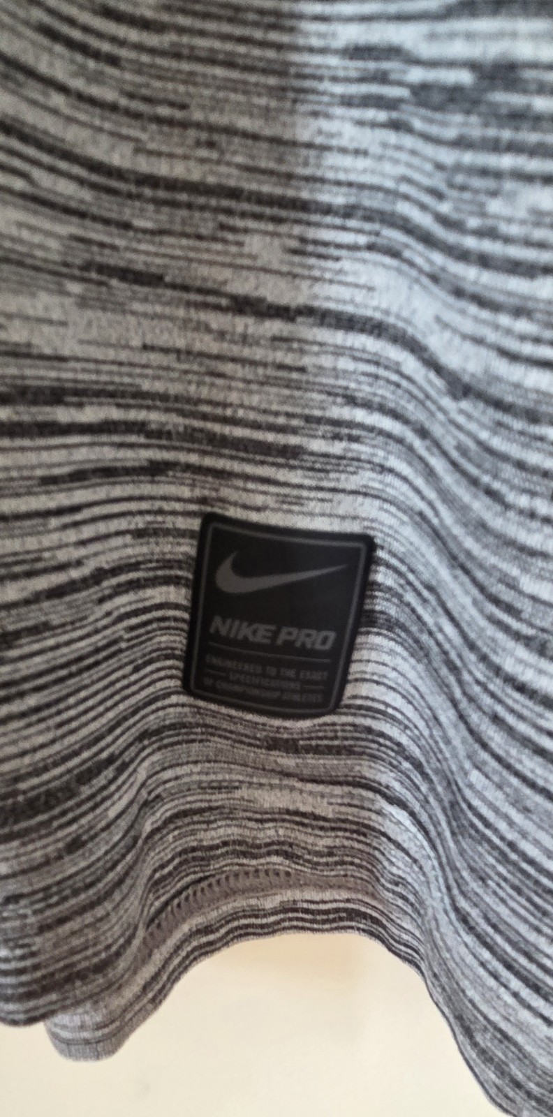 Nike Men’s Pro Dri-Fit Performance grey Fitted Tee, size medium