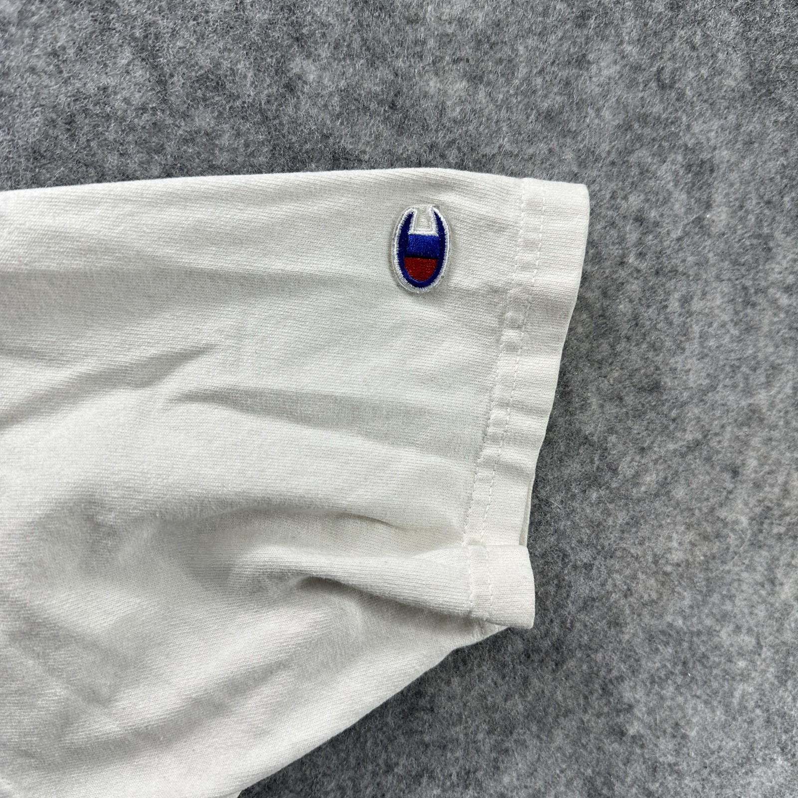 Champion Shirt Mens Medium White Red Blue Spell Out Graphic Tee T-Shirt Cotton