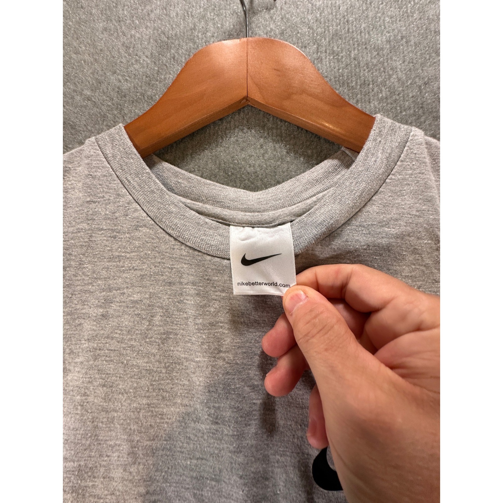 Nike Mens Short Sleeve Graphic T-Shirt Gray Heather Swoosh Logo Large