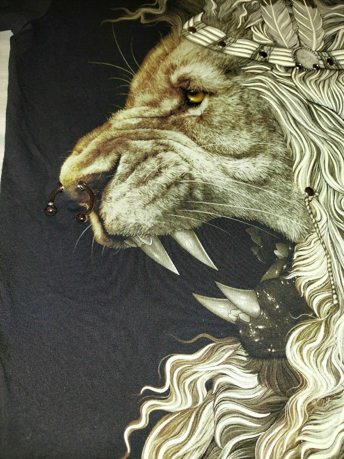 Rock Chang Original Lion Hand Painted w/Silver stud and Nose Ring T-Shirt Small