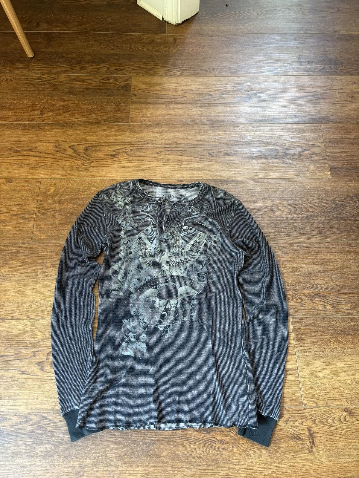 🦅vintage 00s Y2K Grunge Winged Skull Thermal Henley thermal