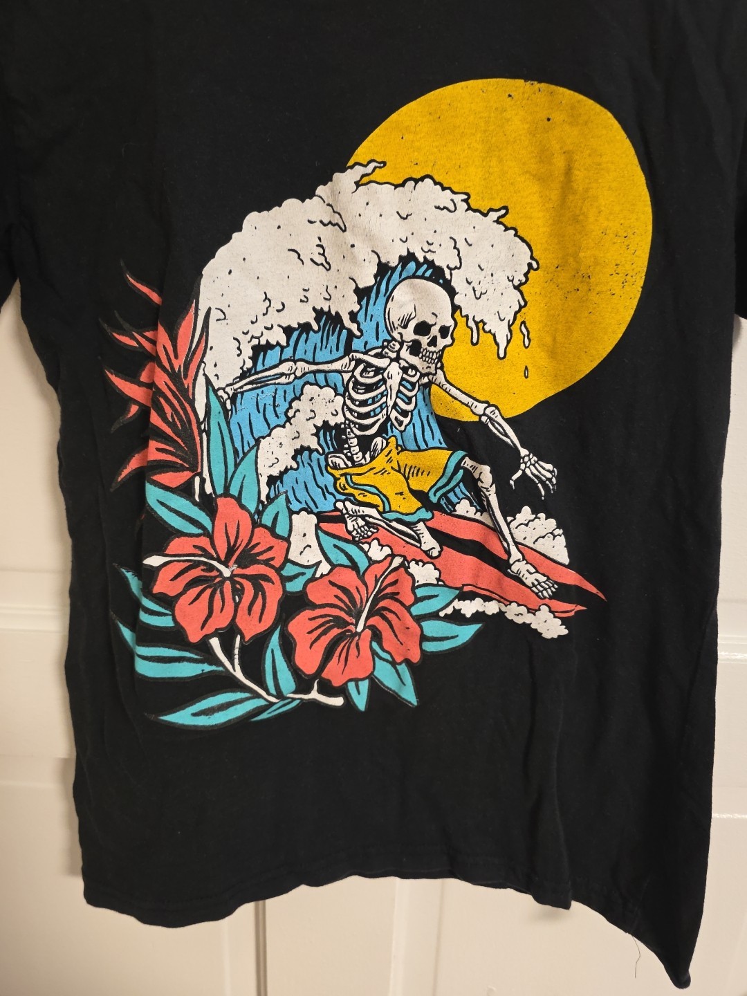 Brooklyn Vertical Size Small Black Skeleton Surfer Vintage Wave Macy’s Cool