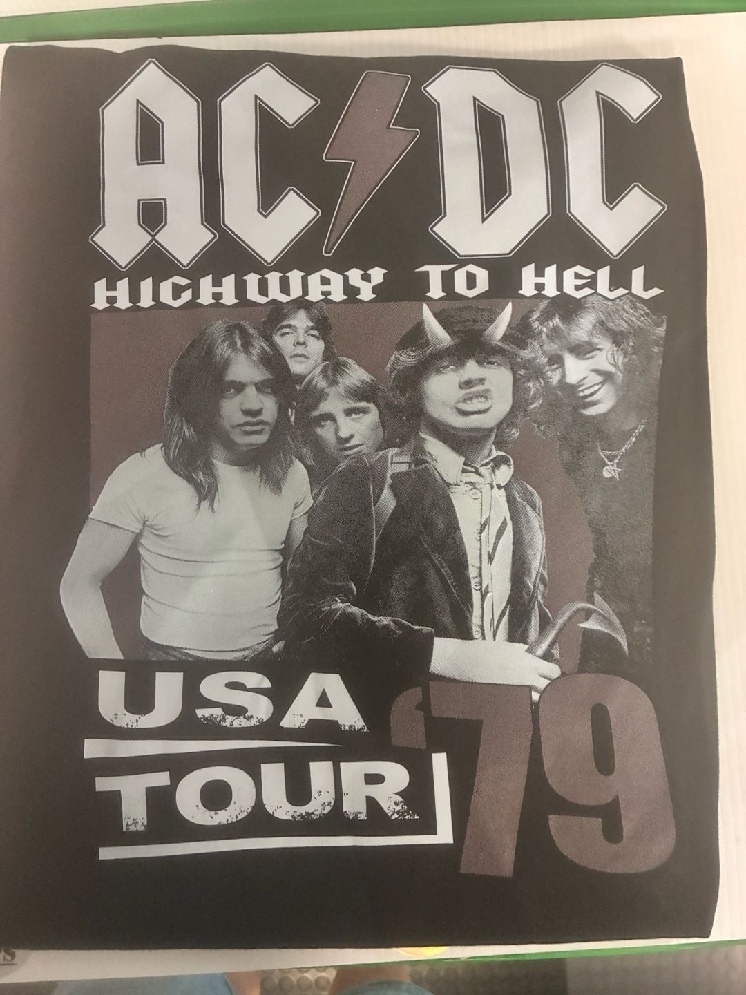Gildan AC/DC Highway To Hell USA Tour ’79 Design Graphic T-Shirt XL