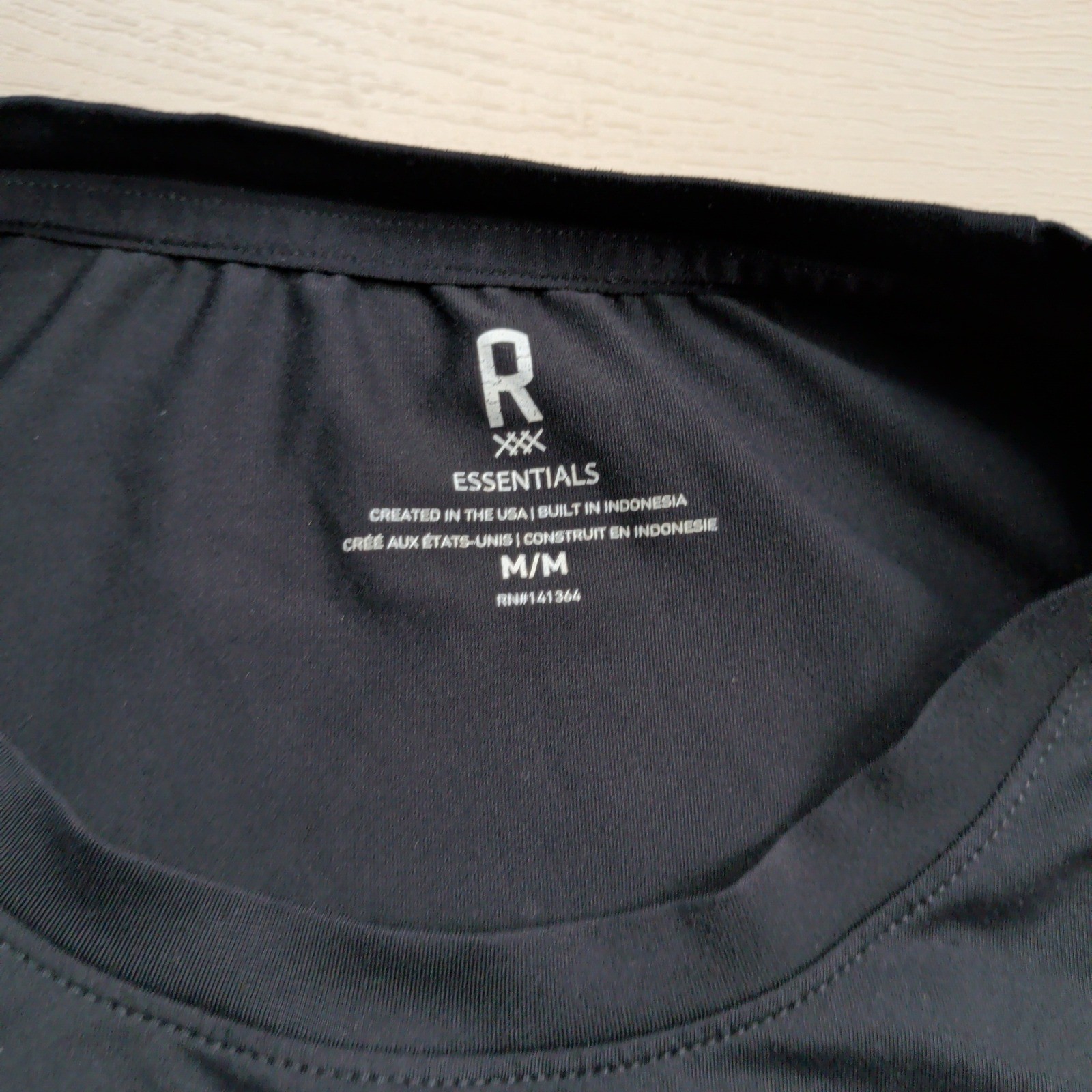 Rhone Essentials Training T-Shirt Mens M Black Short Sleeve Athletic Gym Workout