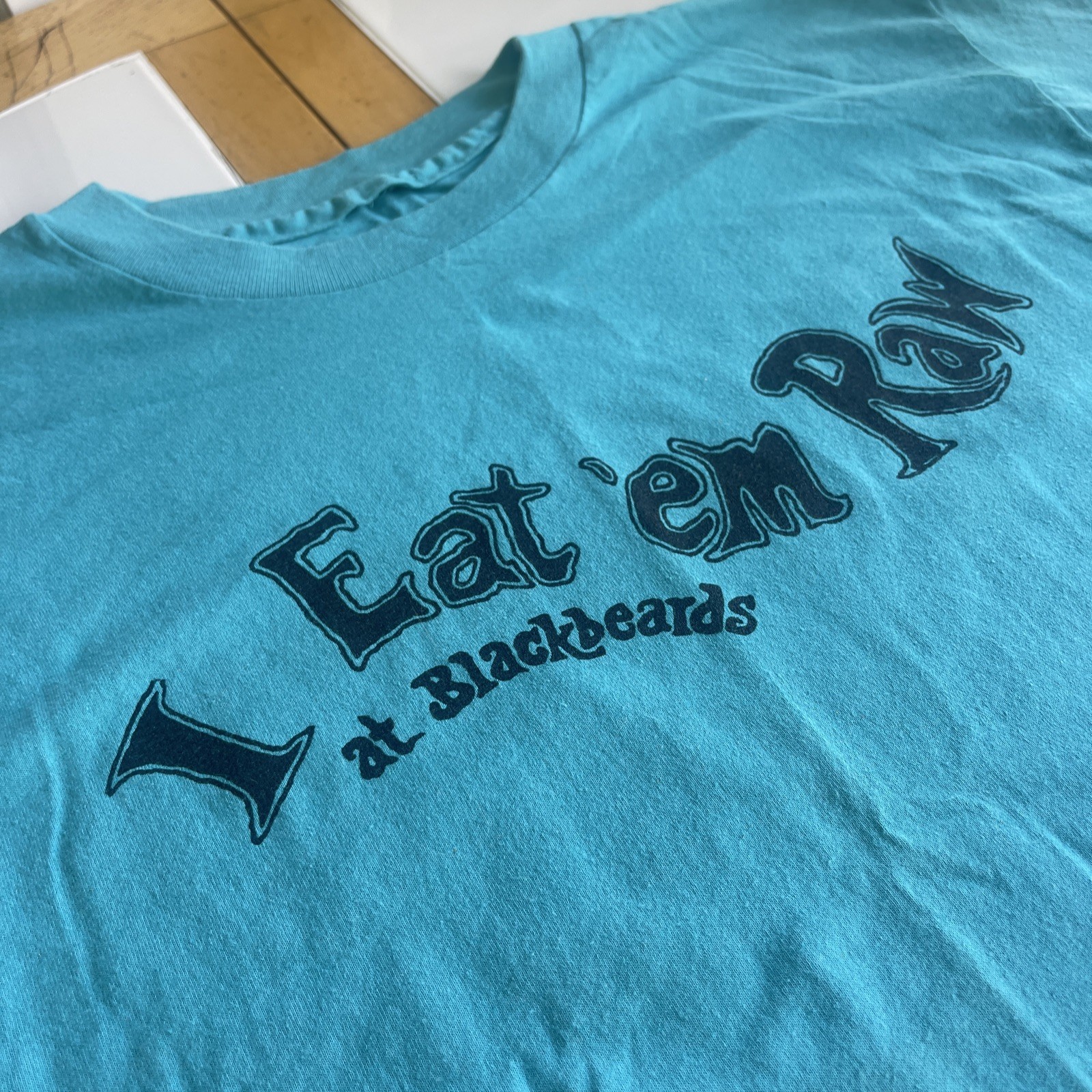 Vintage Humor T Shirt M I Eat Em Raw Blackbeards FL Single Stitch Double Sided