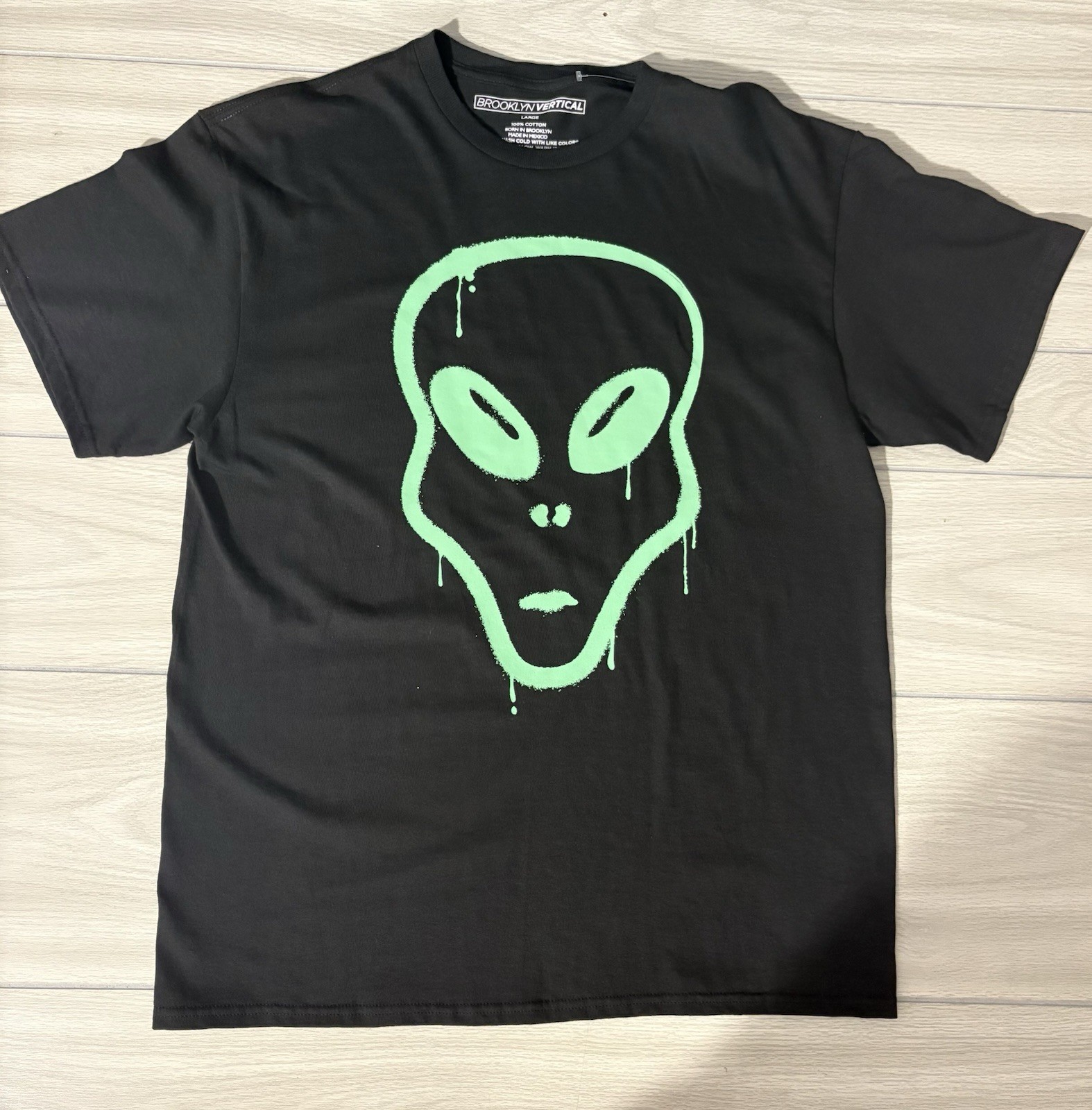 BROOKLYN VERTICAL Black T Shirt Men’s Size L