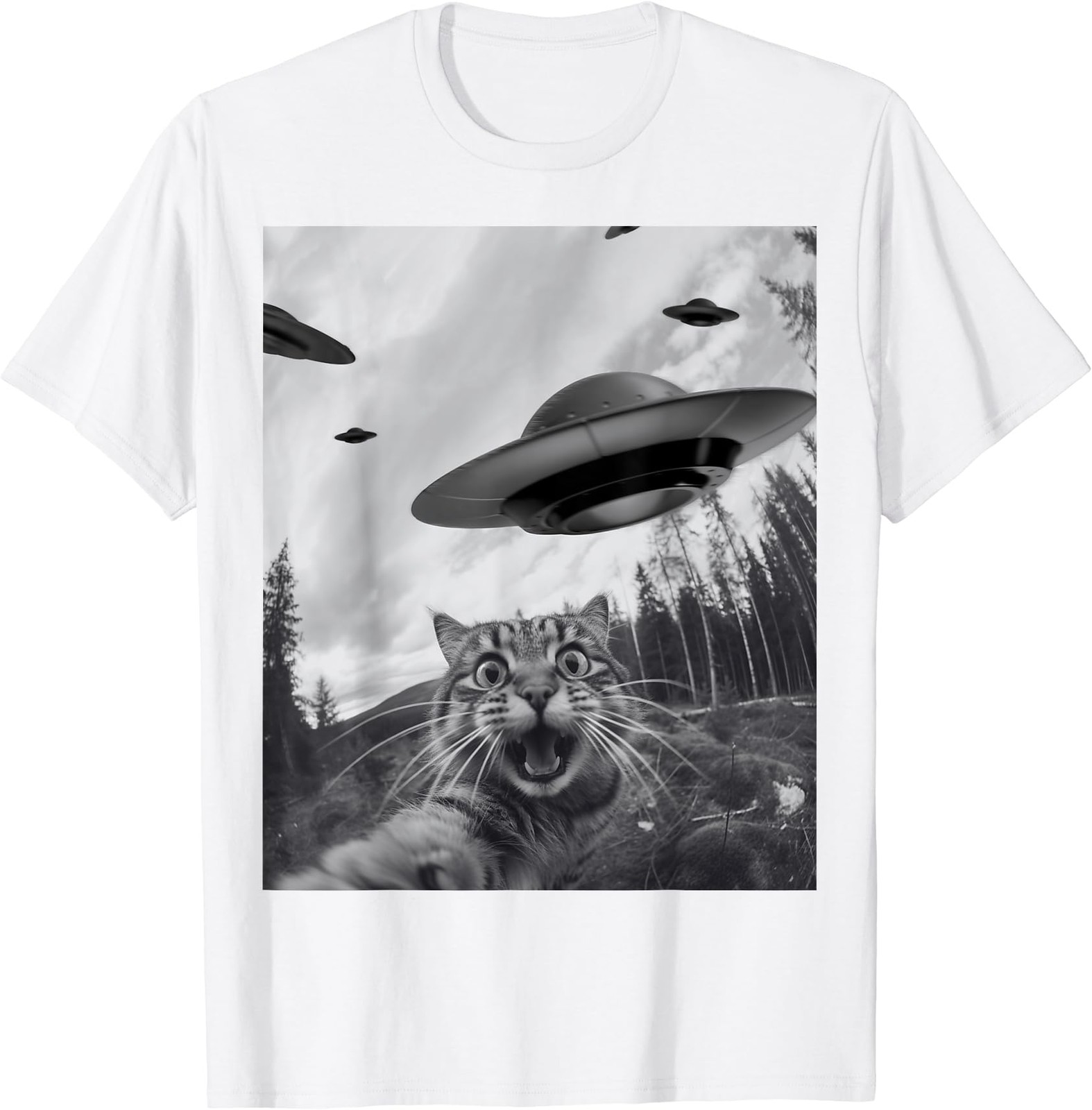 Funny Cat Selfie With Alien UFO Cool Animal Lover Unisex T-Shirt