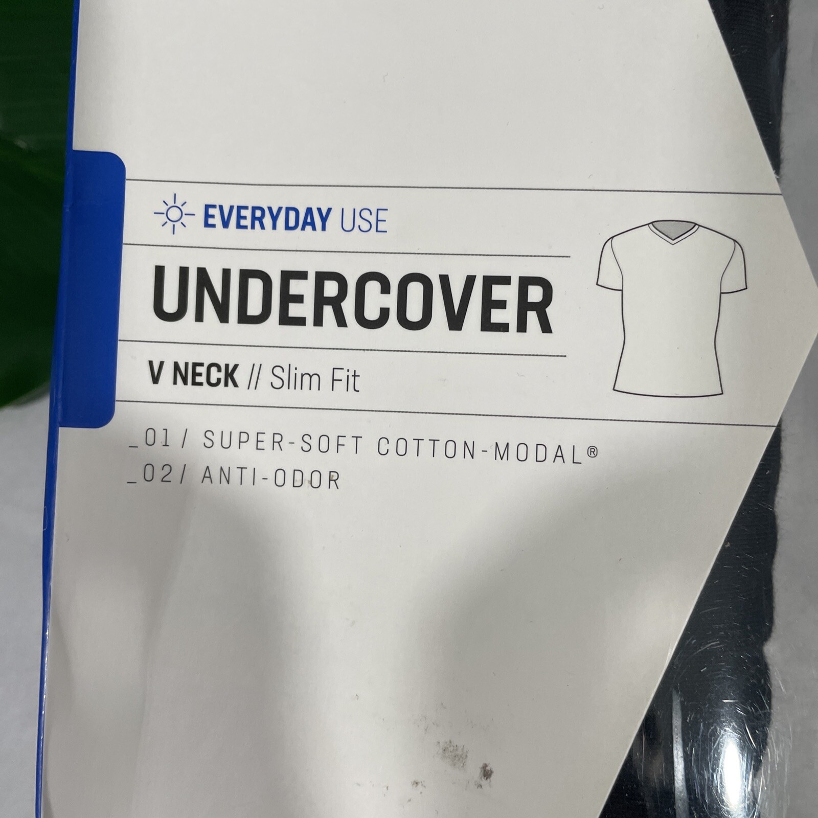 NIB $35 SAXX [ Small ] Undercover V-neck Undershirt Top in Black