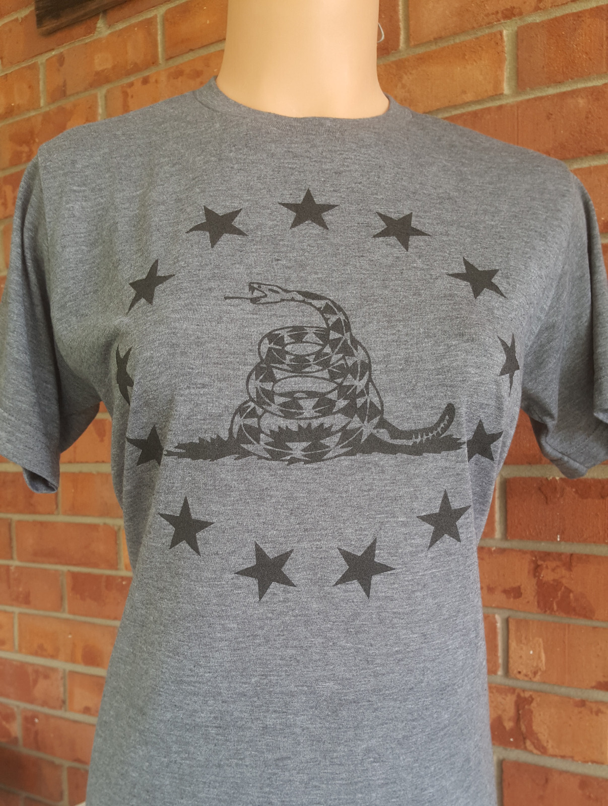 Gadsden Snake 1776 Dont Tread on me T-Shirt Super Soft Tee Poly Rich 65/35 Blend