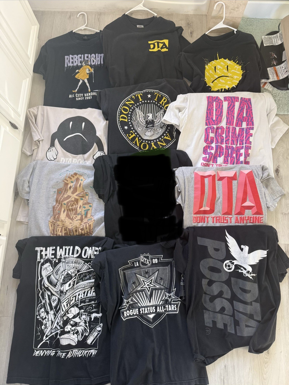 LOT of 12 don’t trust anyone DTA rogue status rebel eight The Wild Ones t shirts