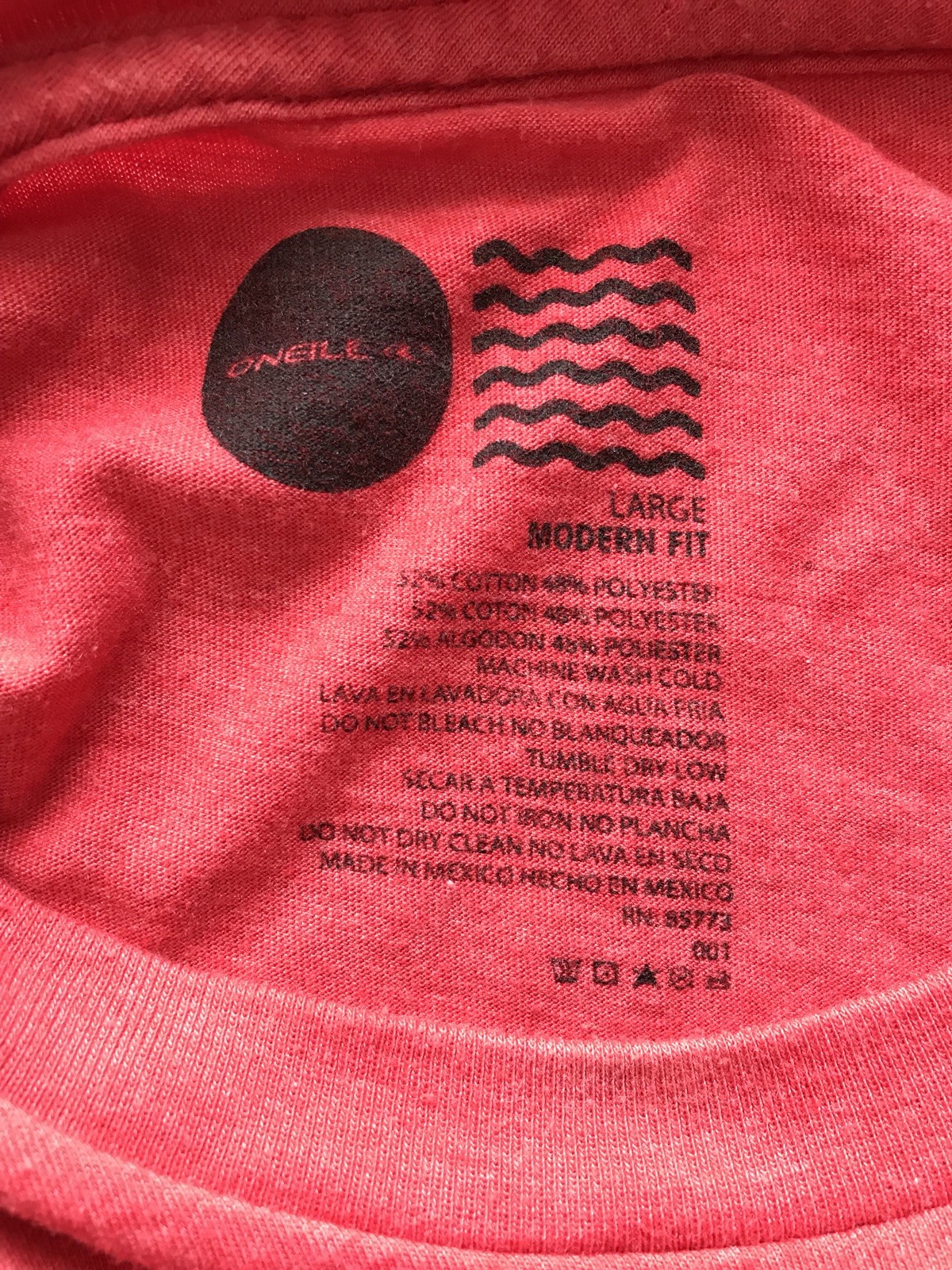 O’Neill Mens T-Shirt Graphic Red Short Sleeves Sz L Modern Fit Ribbed Collar