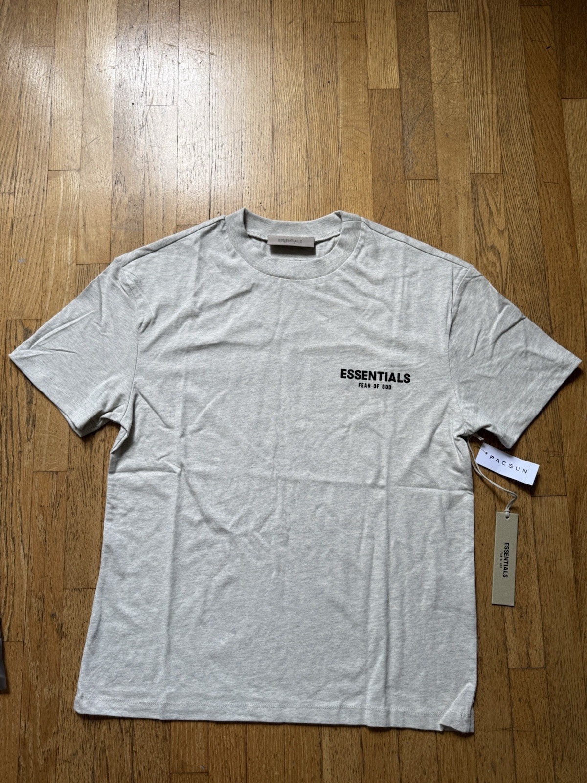 ** Essentials Men’s Light Oatmeal T-Shirt Size XS BNWT **