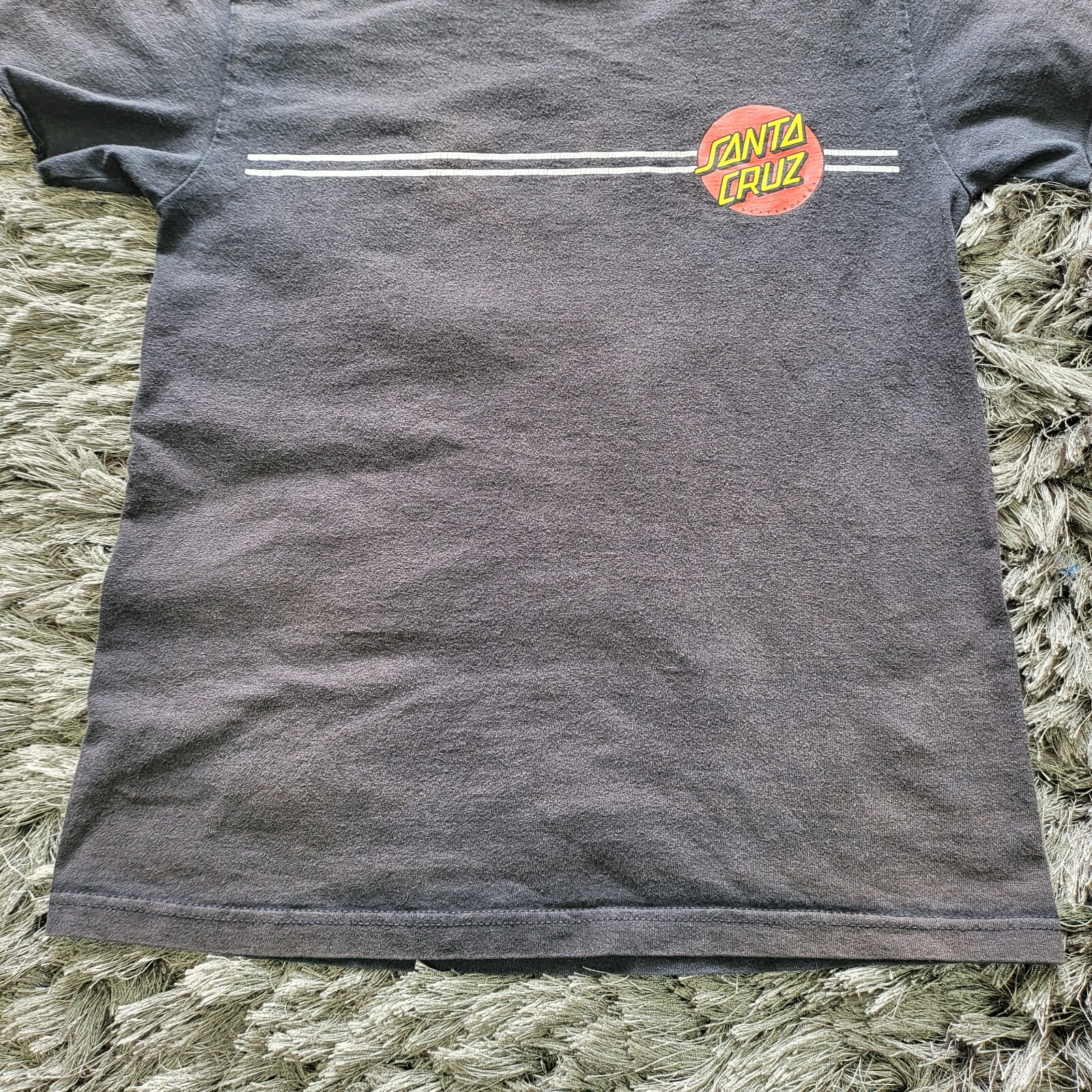 Santa Cruz Skateboards T-Shirt Mens Small Black Short Sleeve Pullover Logo Flaws